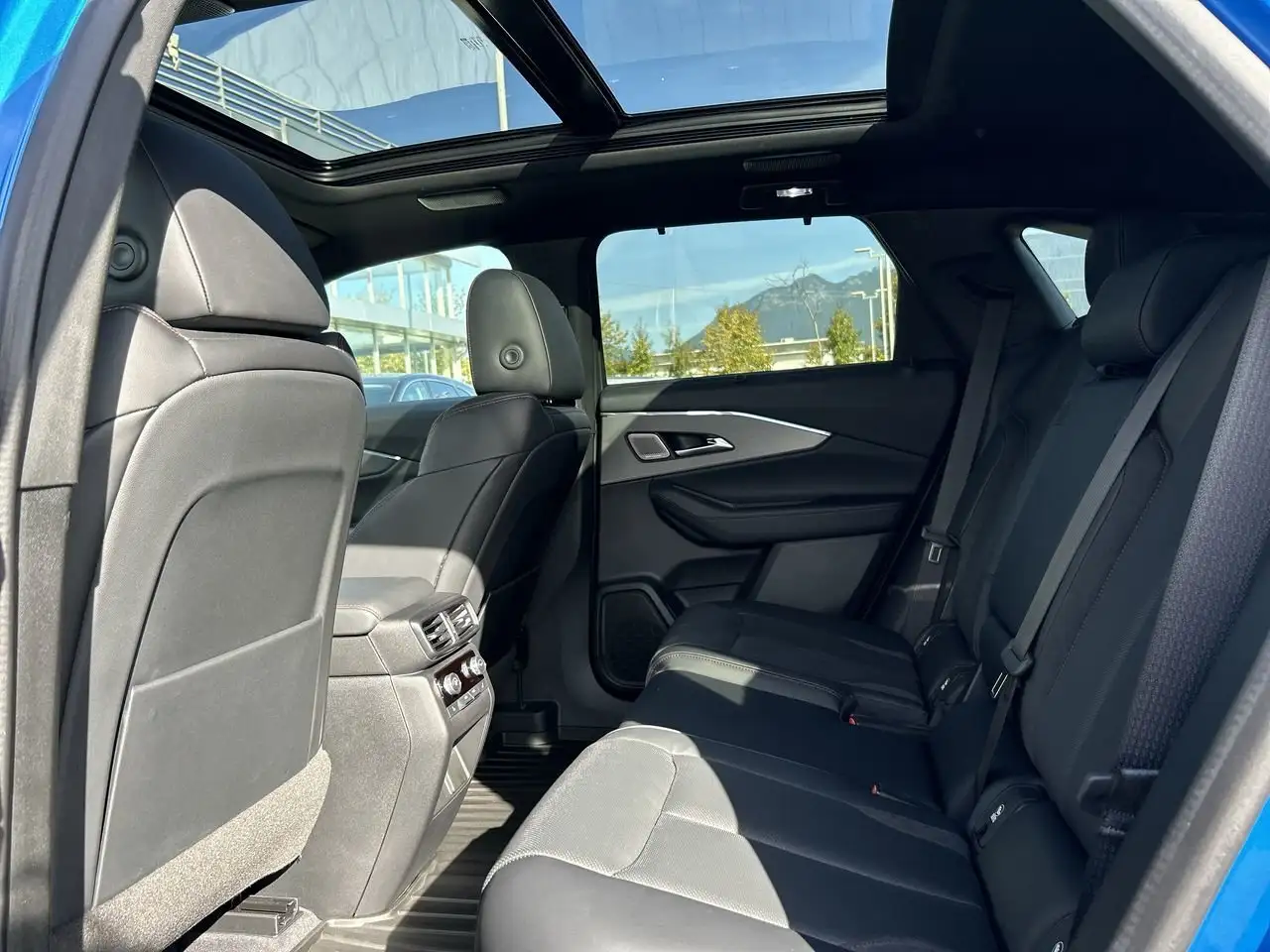 Acura ZDX снимка Acura ZDX