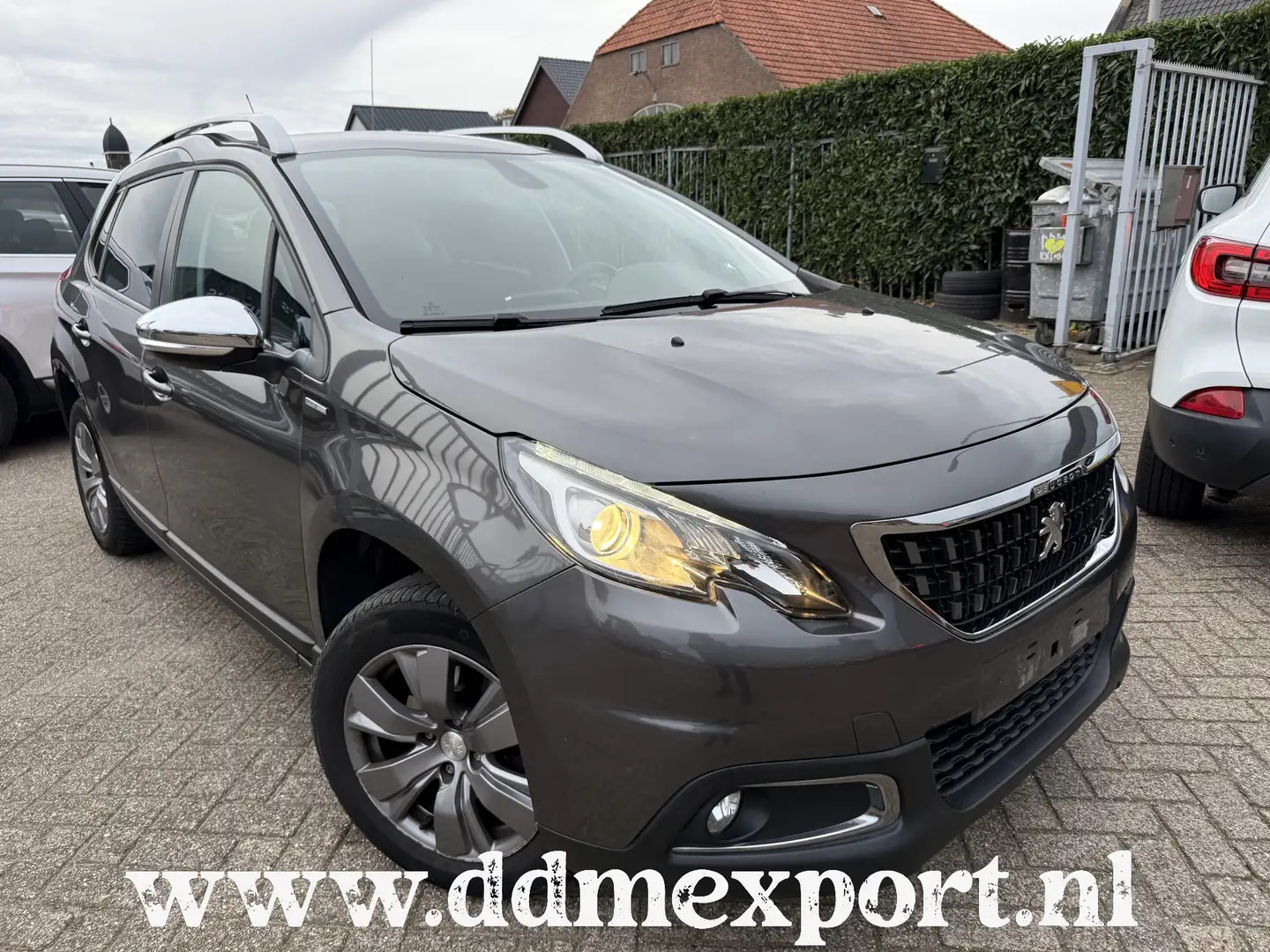 Peugeot 2008 1.5 BlueHDi Blue Lease Active Bruin - 1