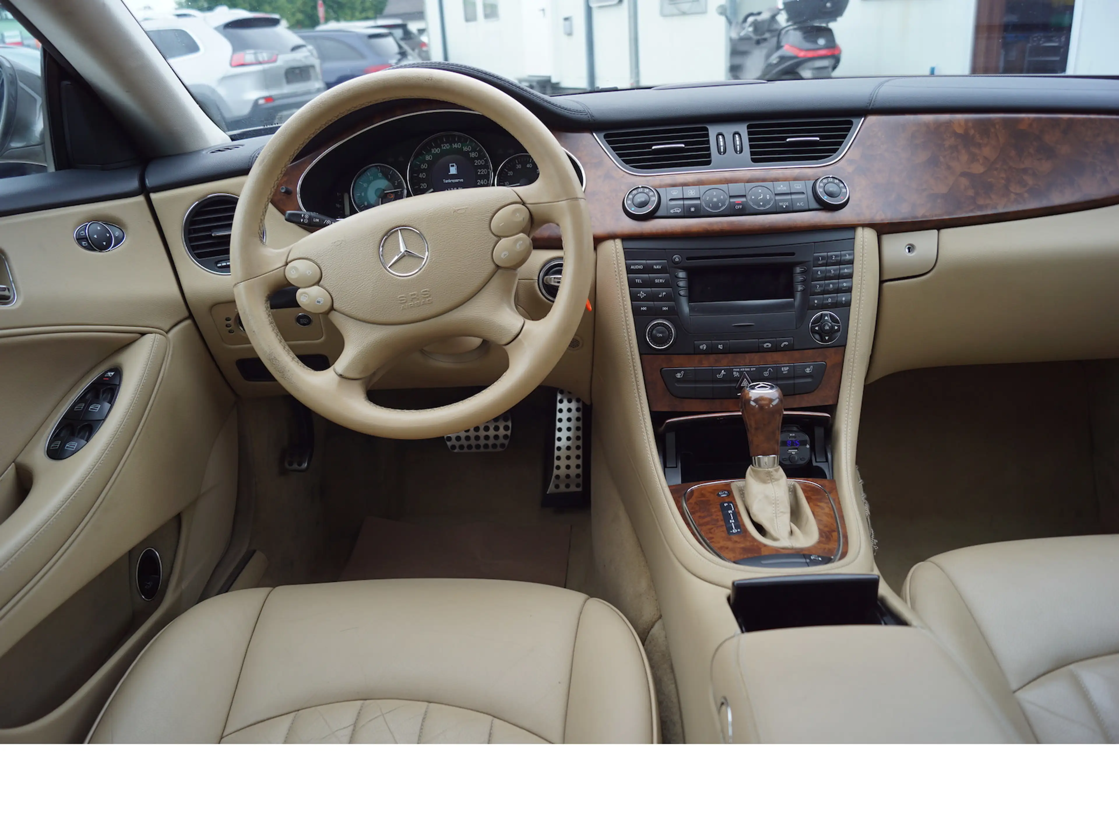 Mercedes-Benz CLS 350 Automatik, Leder, BI-Xenon, E-Glasdach — photo 11