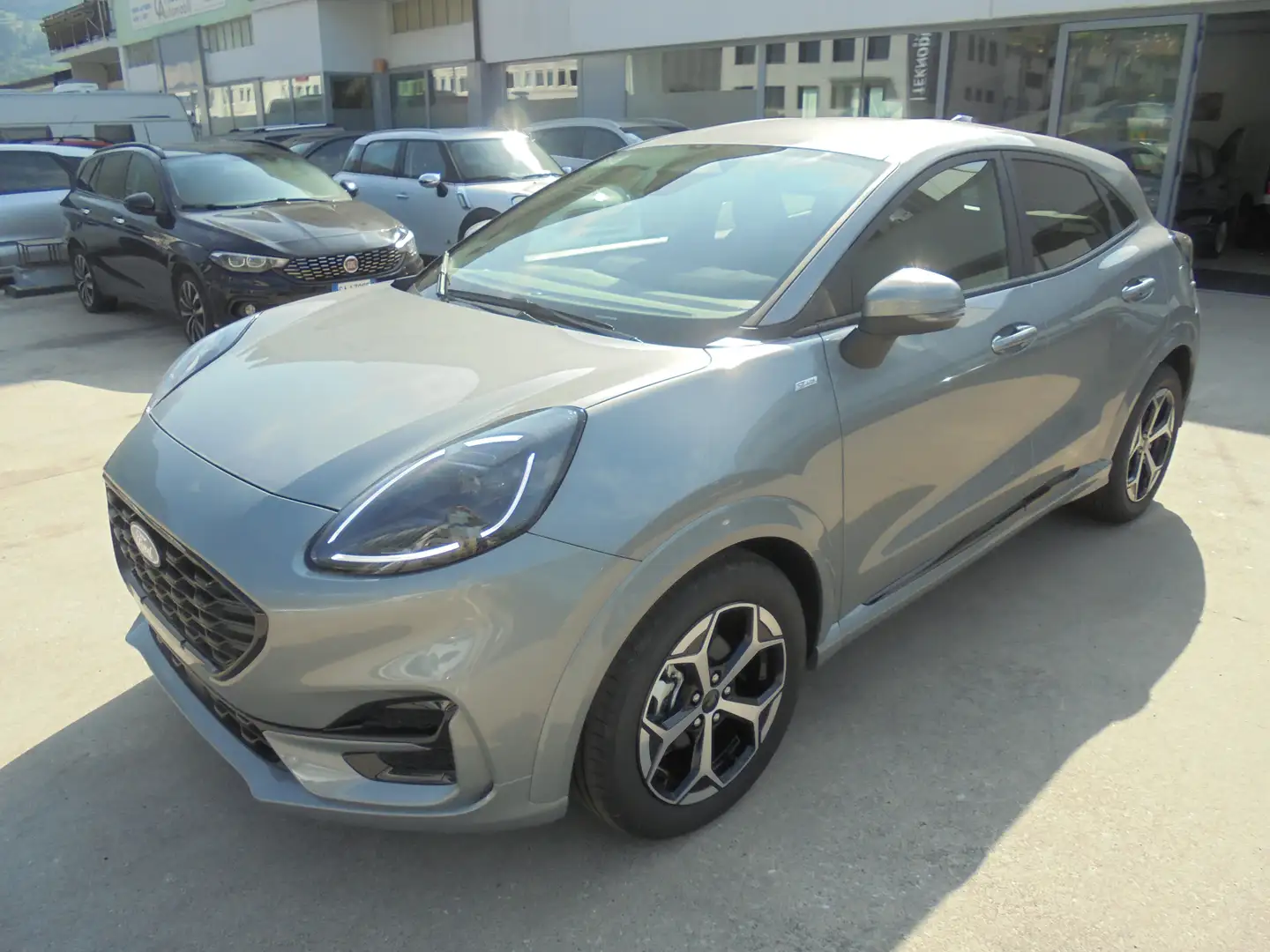 Ford Puma 1.0 ecoboost h ST-Line 125cv automatico Gris - 2