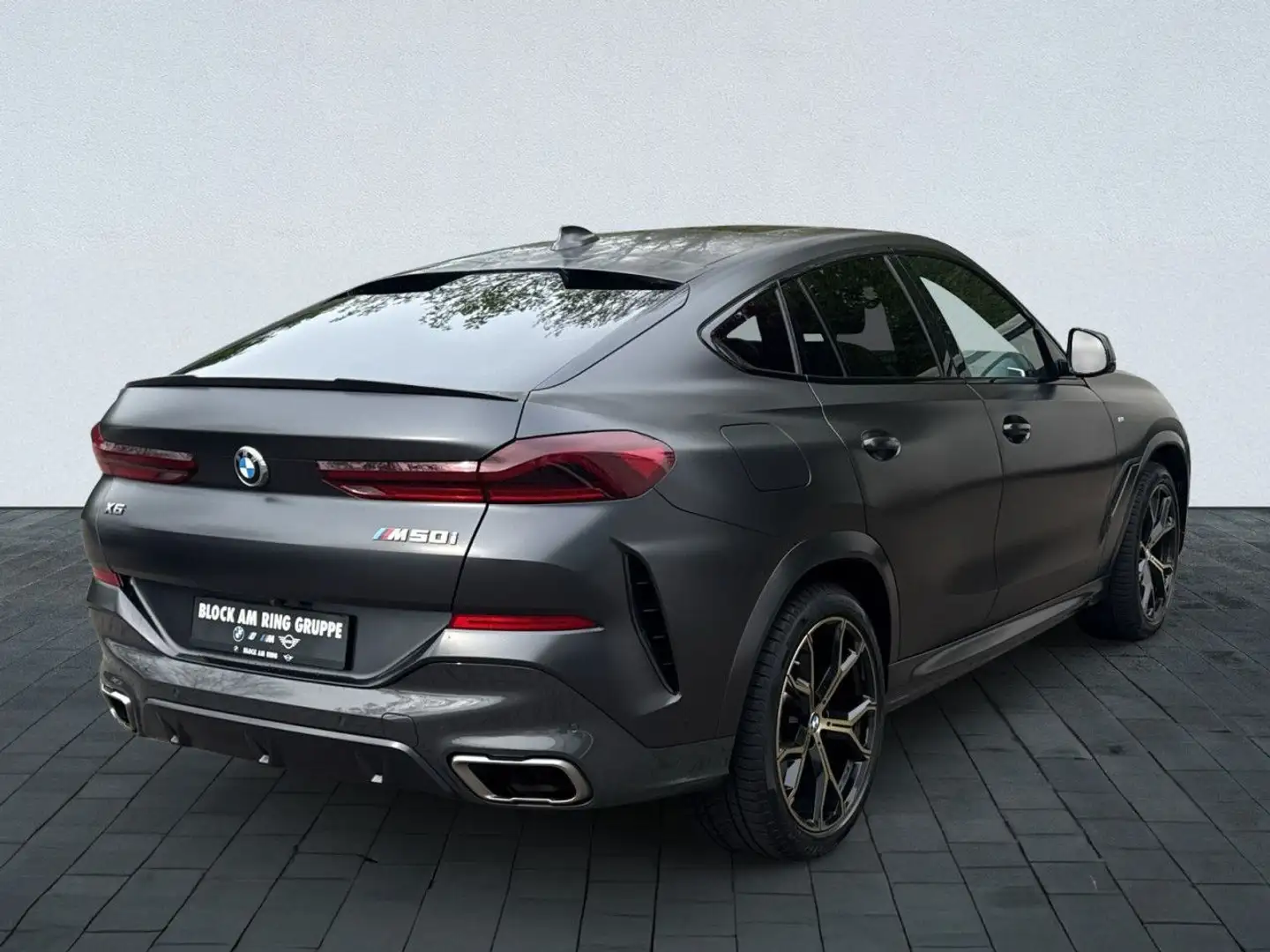 BMW X6 M 50i SKYLo TV NightVi B/W StHz Massage IcGlow Сірий - 2