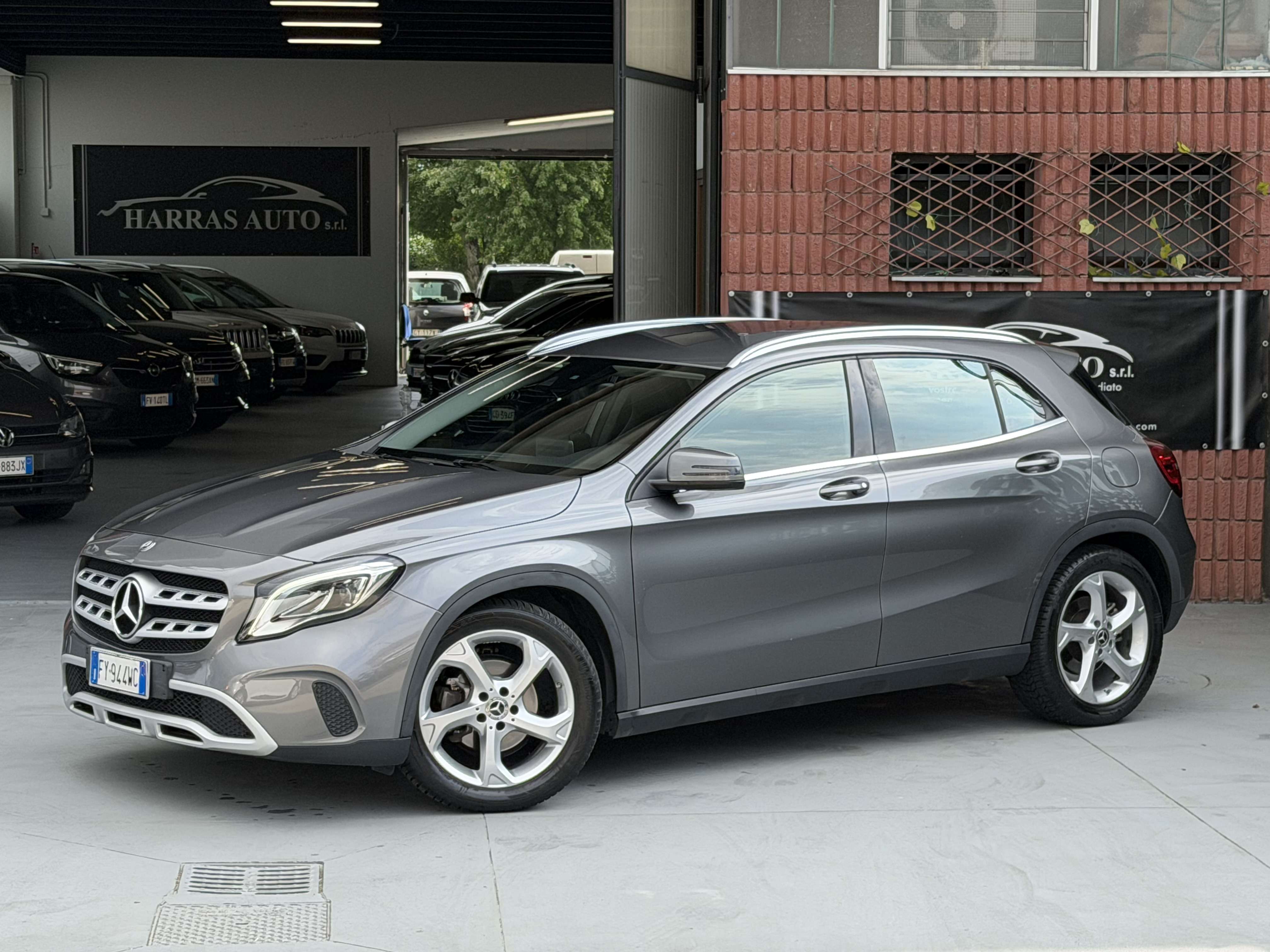 Mercedes-Benz GLA 180