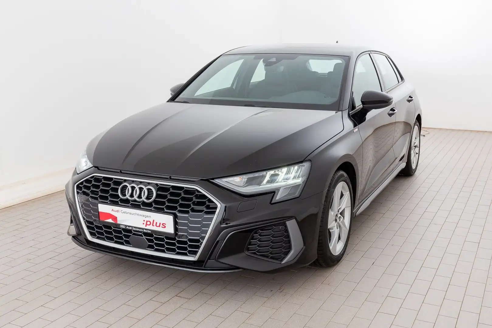 Audi A3 S line 35 TFSI S tr. LED AHK NAVI Czarny - 2