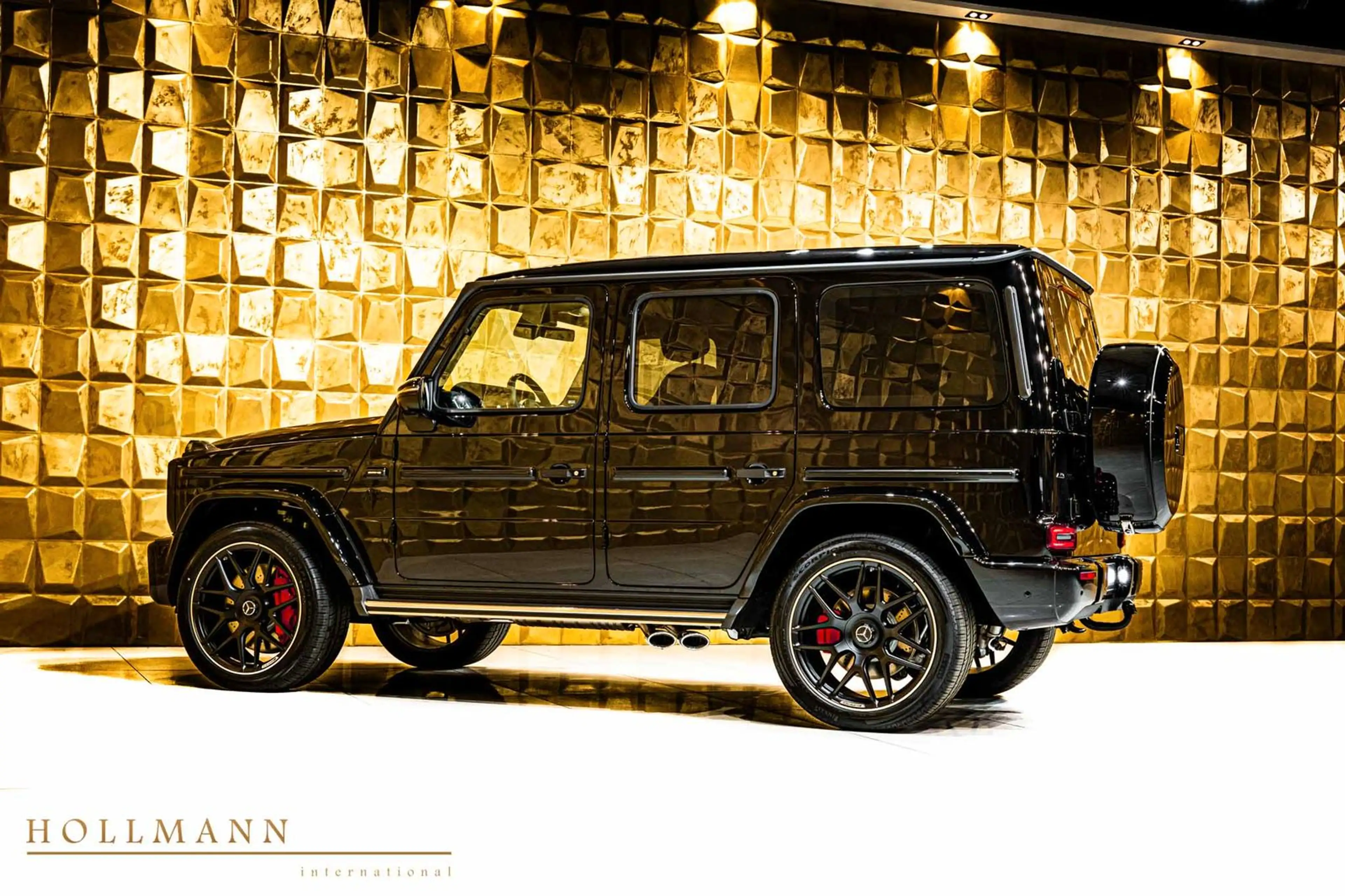 Mercedes-Benz G 63 AMG + Performance package + SR2 + Burmester — photo 4