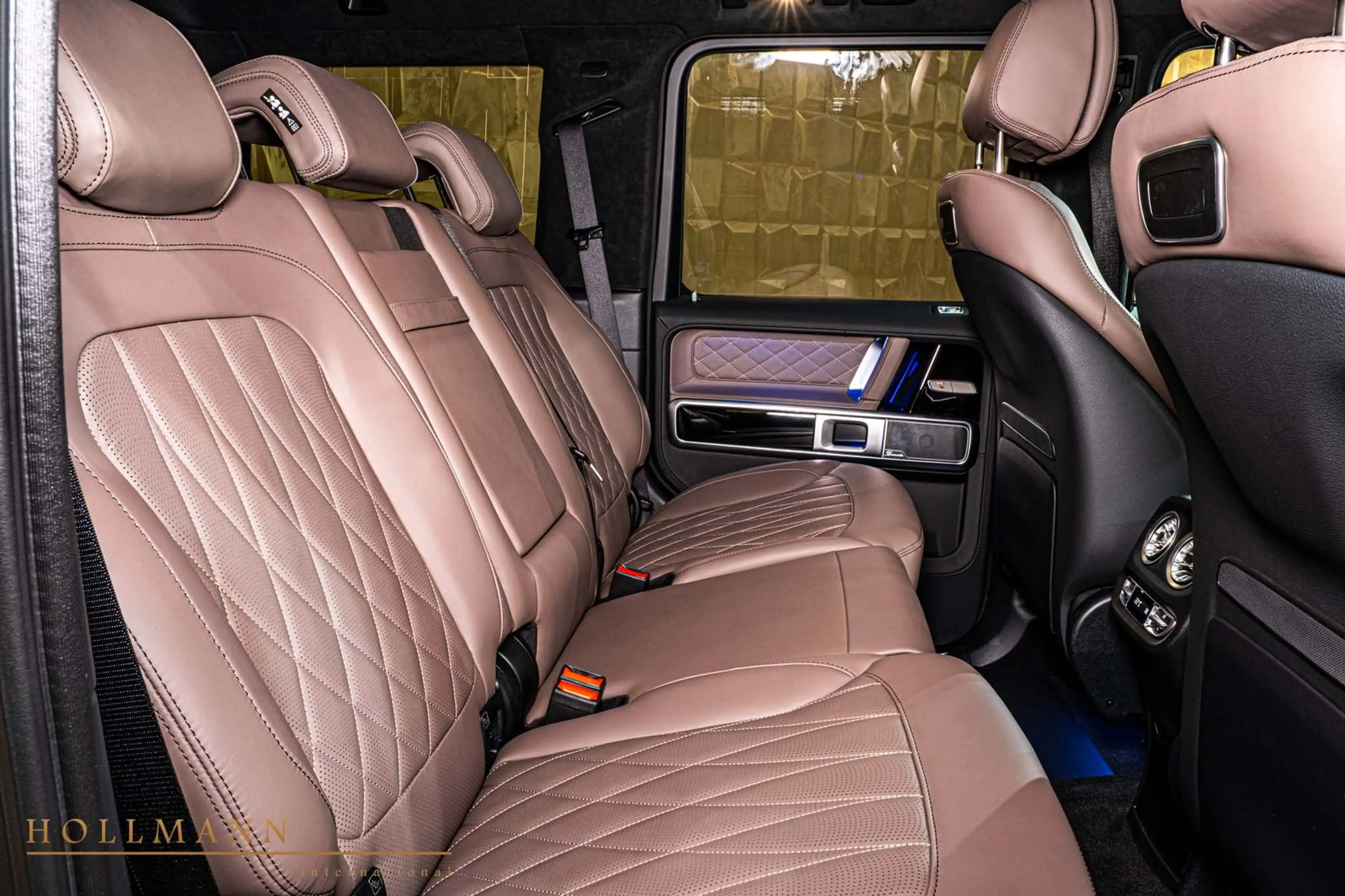 Mercedes-Benz G 63 AMG + Performance package + SR2 + Burmester — photo 13