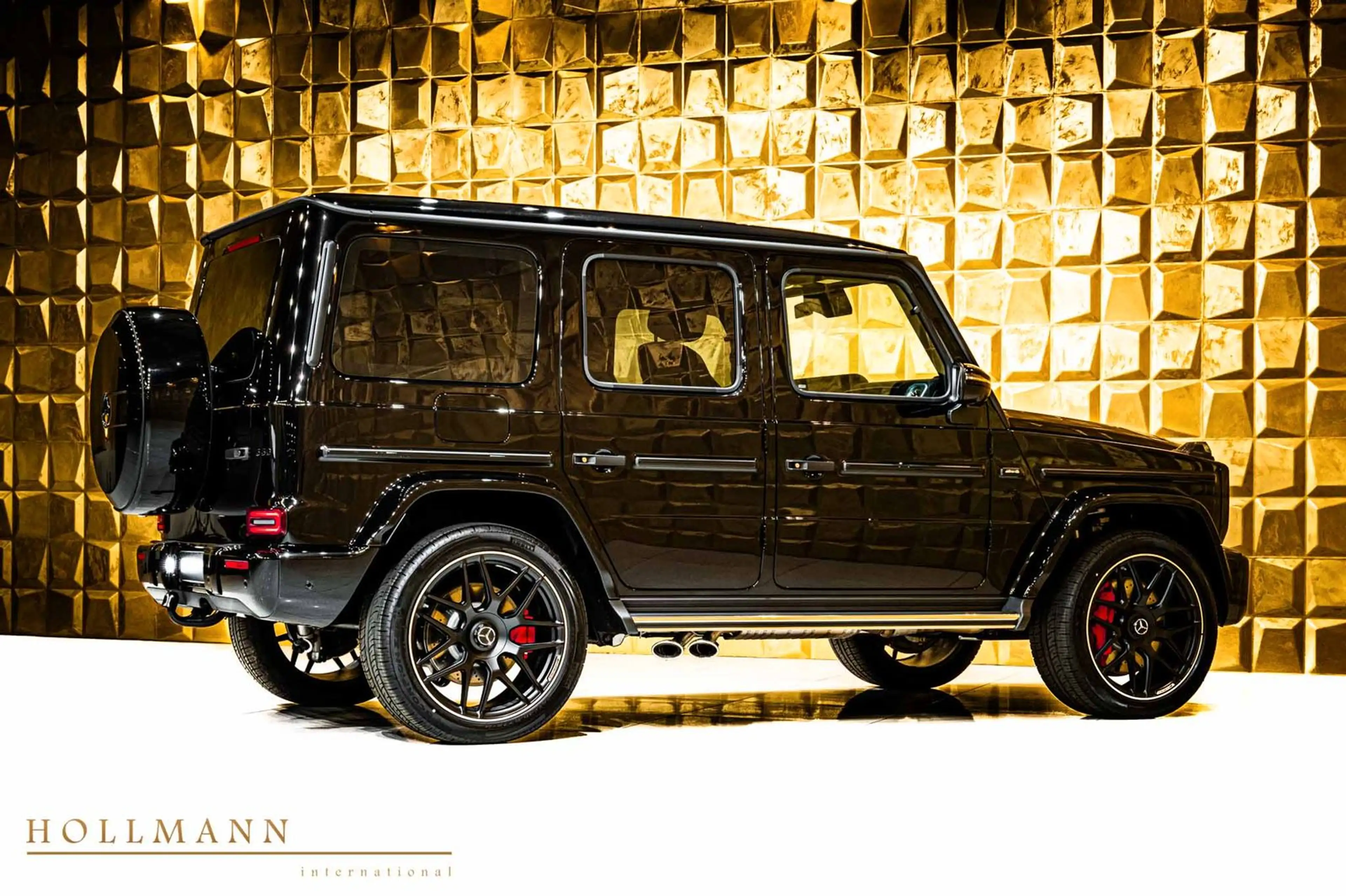 Mercedes-Benz G 63 AMG + Performance package + SR2 + Burmester — photo 6