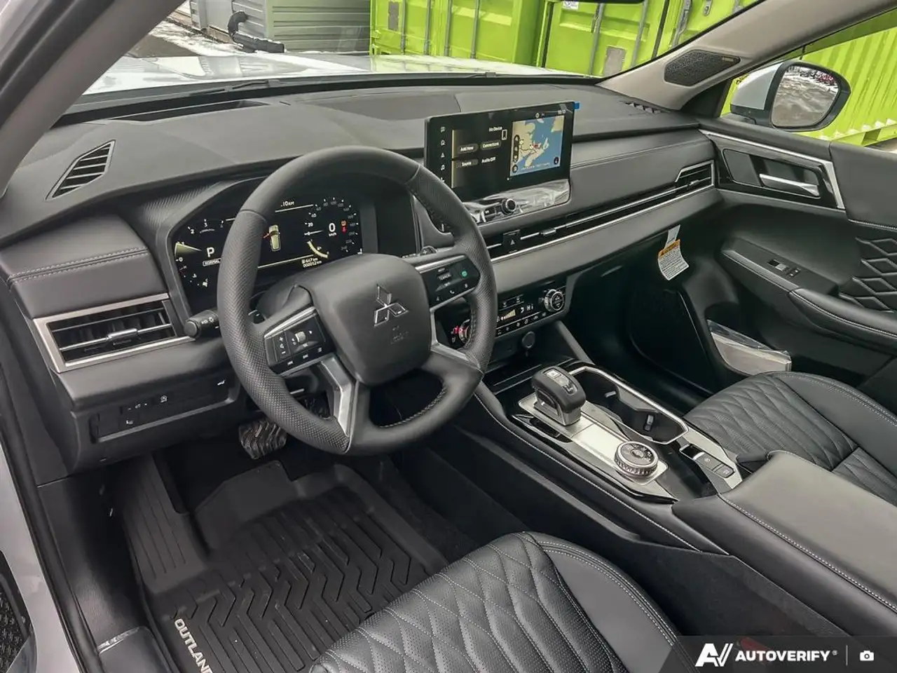 Mitsubishi Outlander снимка Mitsubishi Outlander