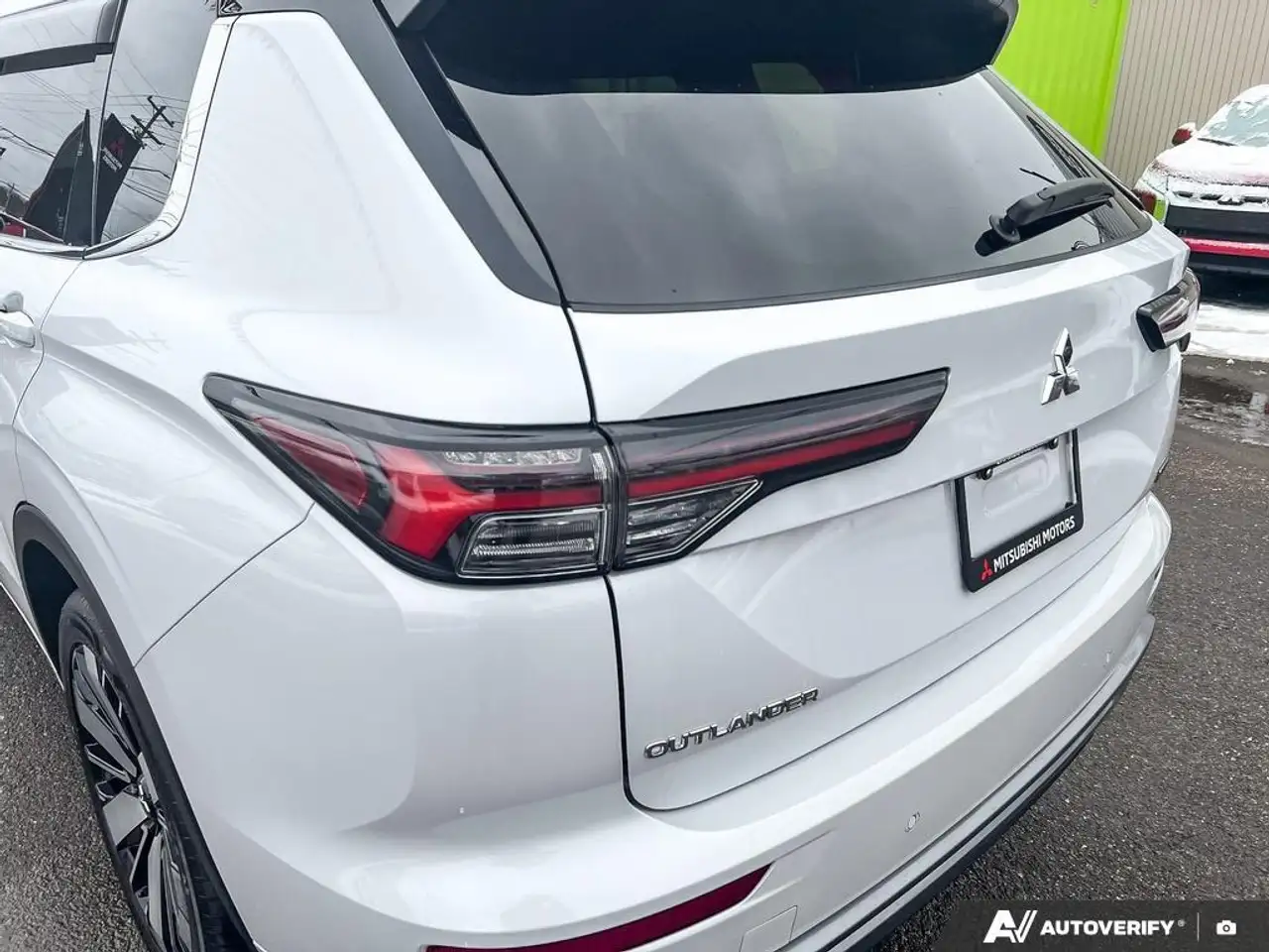 Mitsubishi Outlander снимка Mitsubishi Outlander