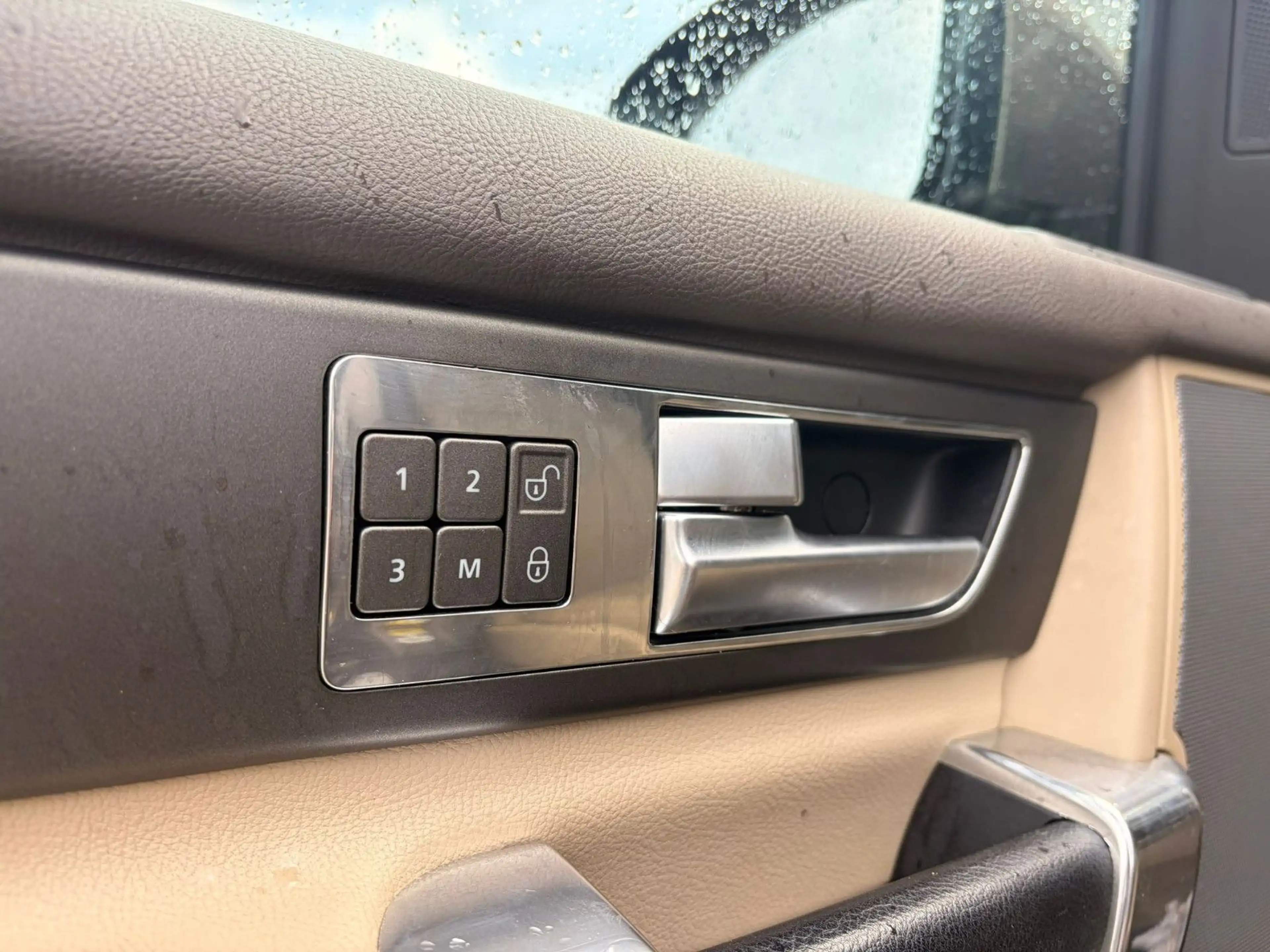 Land Rover Discovery 4 HSE SDV6 — photo 13
