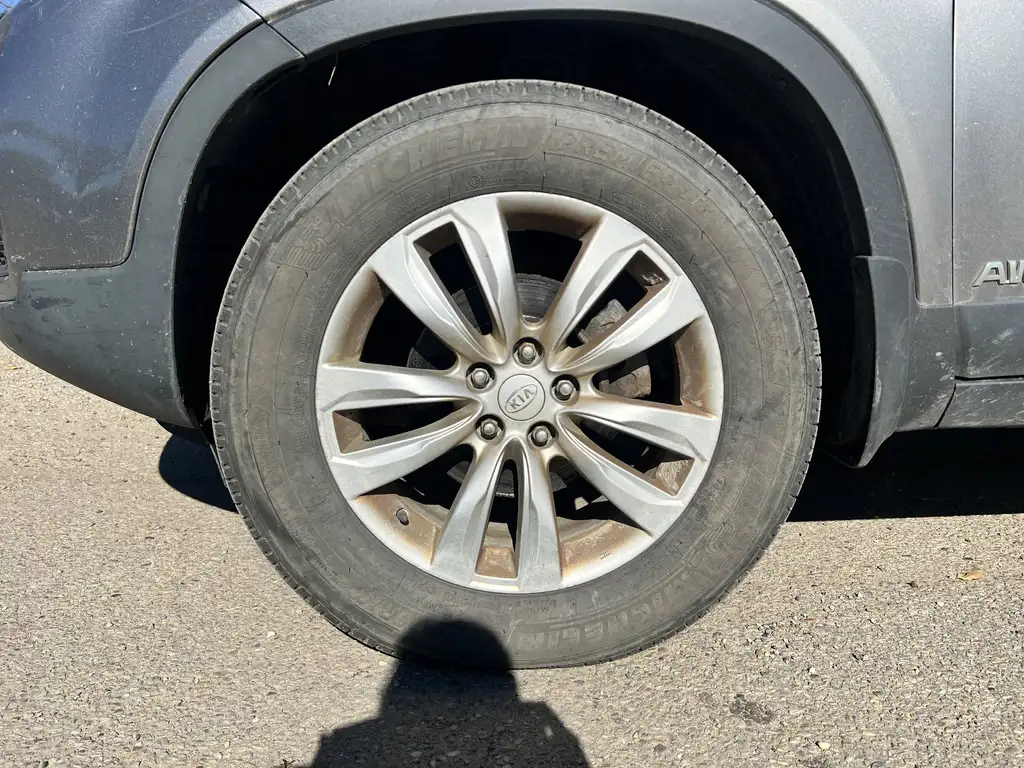 2013 Kia Sorento LX | Keyless Entry | Cruise Control | Illuminated — photo 4
