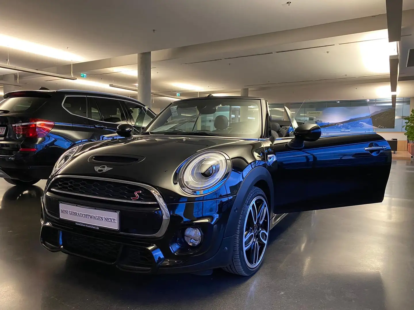 MINI Cooper S Cabrio John Cooper Works TOP Zustand! 8fach bereift! Schwarz - 2