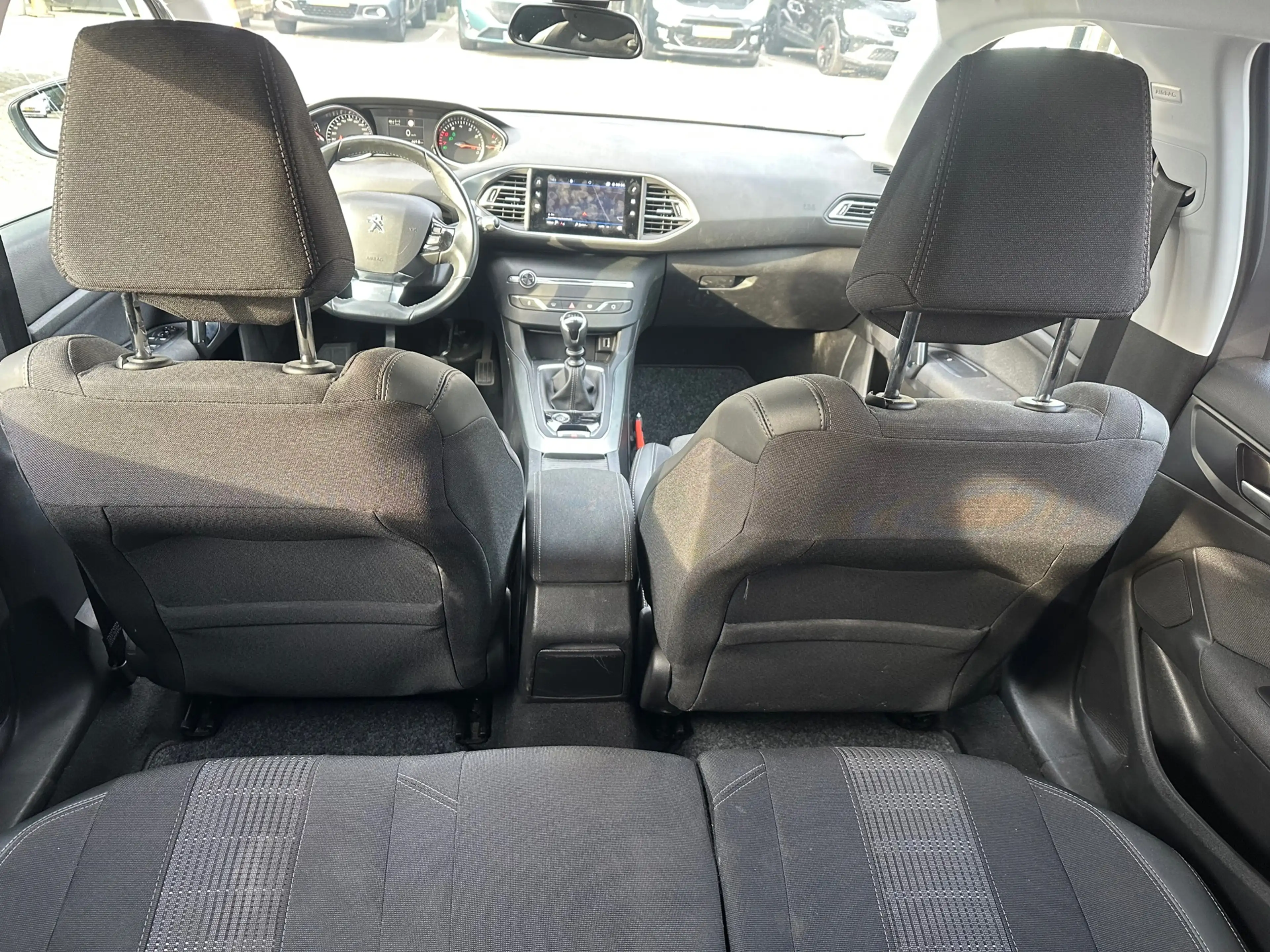 Peugeot 308 SW 1.2 PureTech Blue Lease Allure , navigatie , pd — photo 6