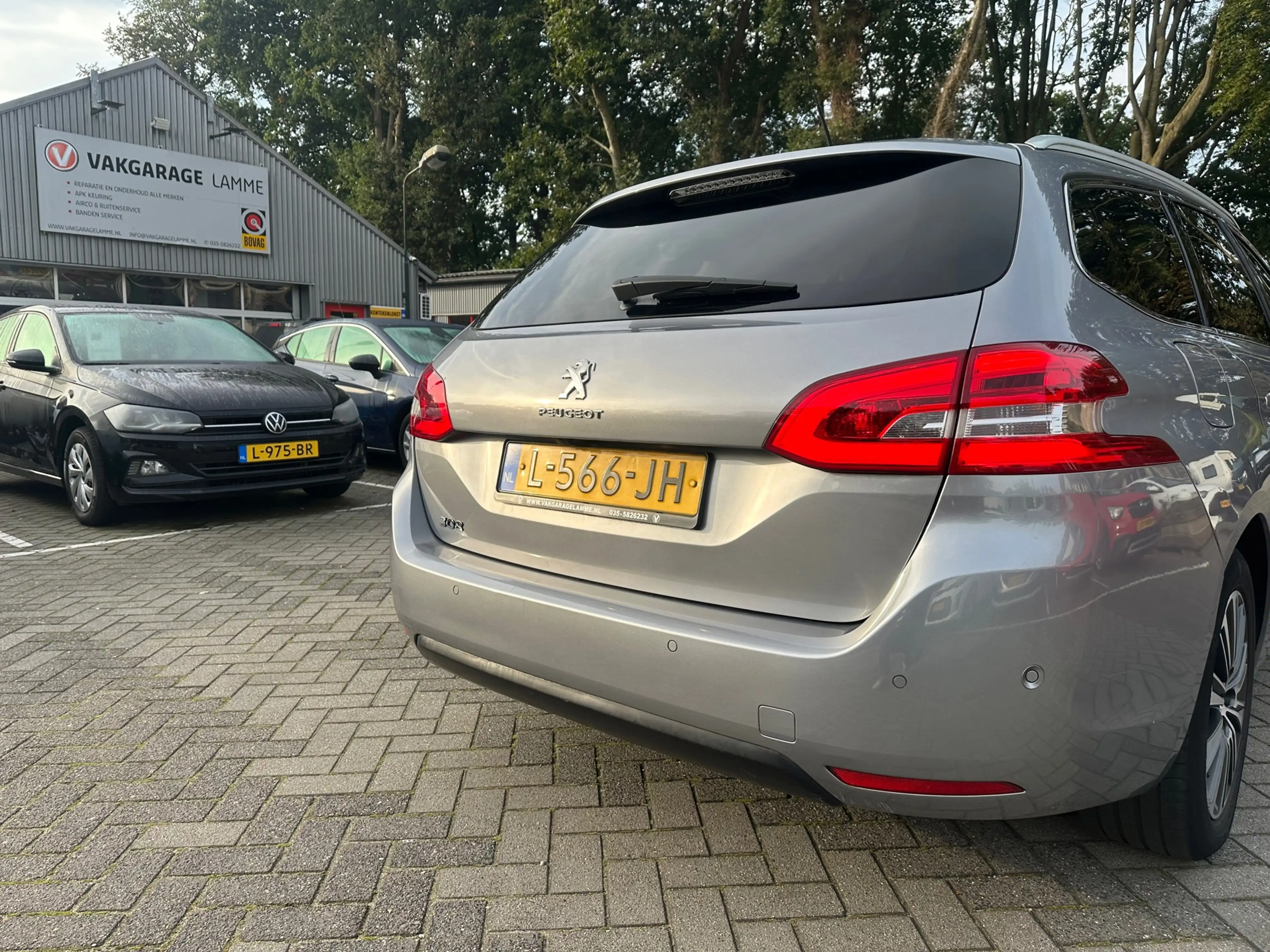Peugeot 308 SW 1.2 PureTech Blue Lease Allure , navigatie , pd — photo 5