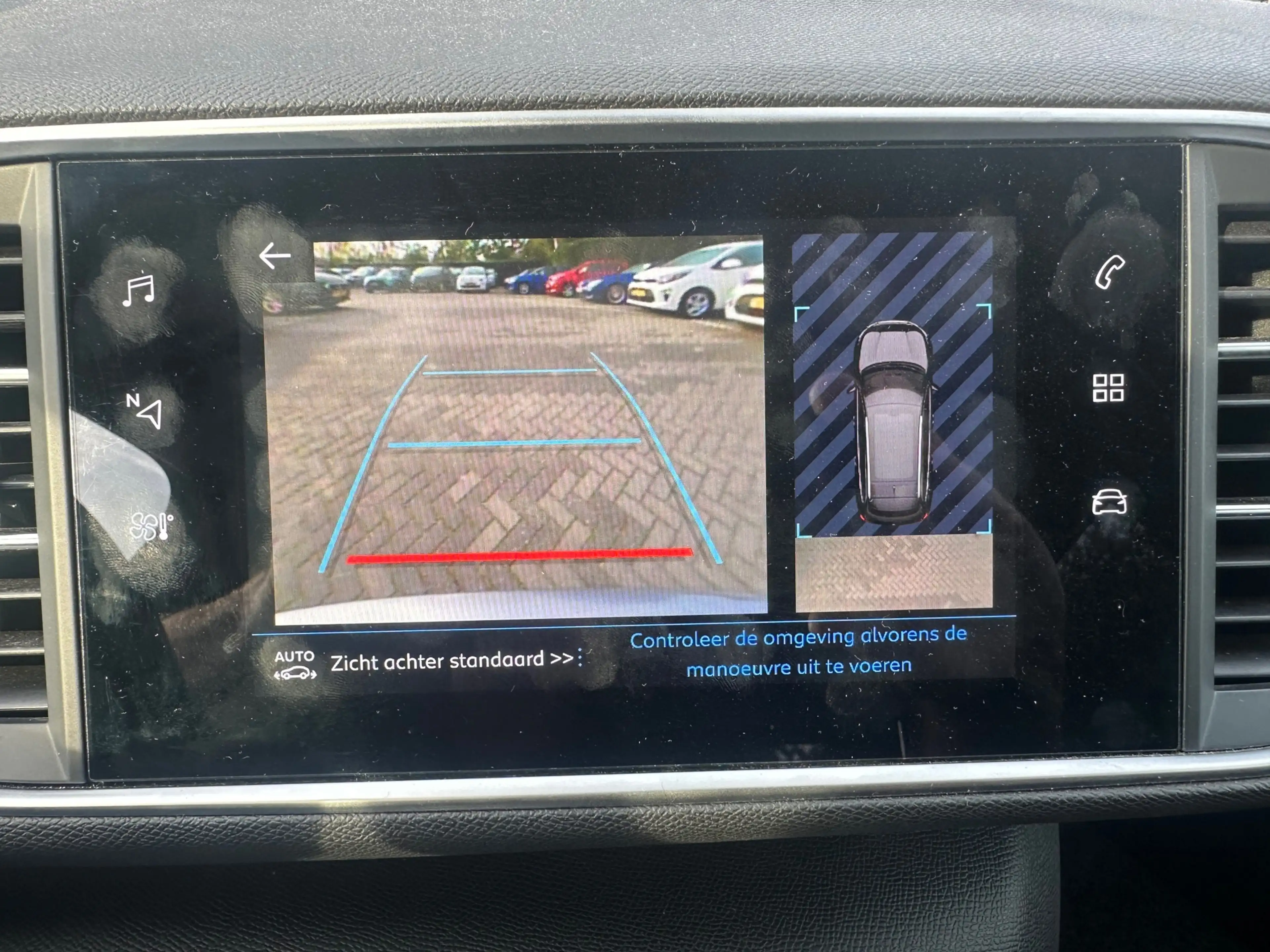 Peugeot 308 SW 1.2 PureTech Blue Lease Allure , navigatie , pd — photo 12