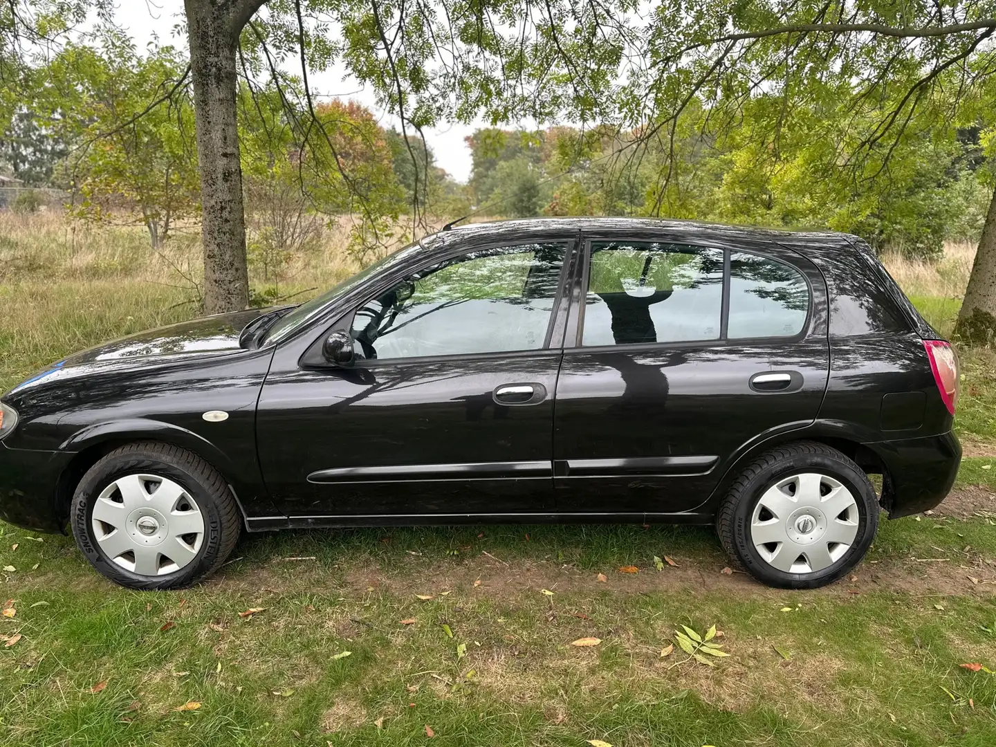 Nissan Almera 1.5 Visia apk t/m 29-12-2025 Noir - 2