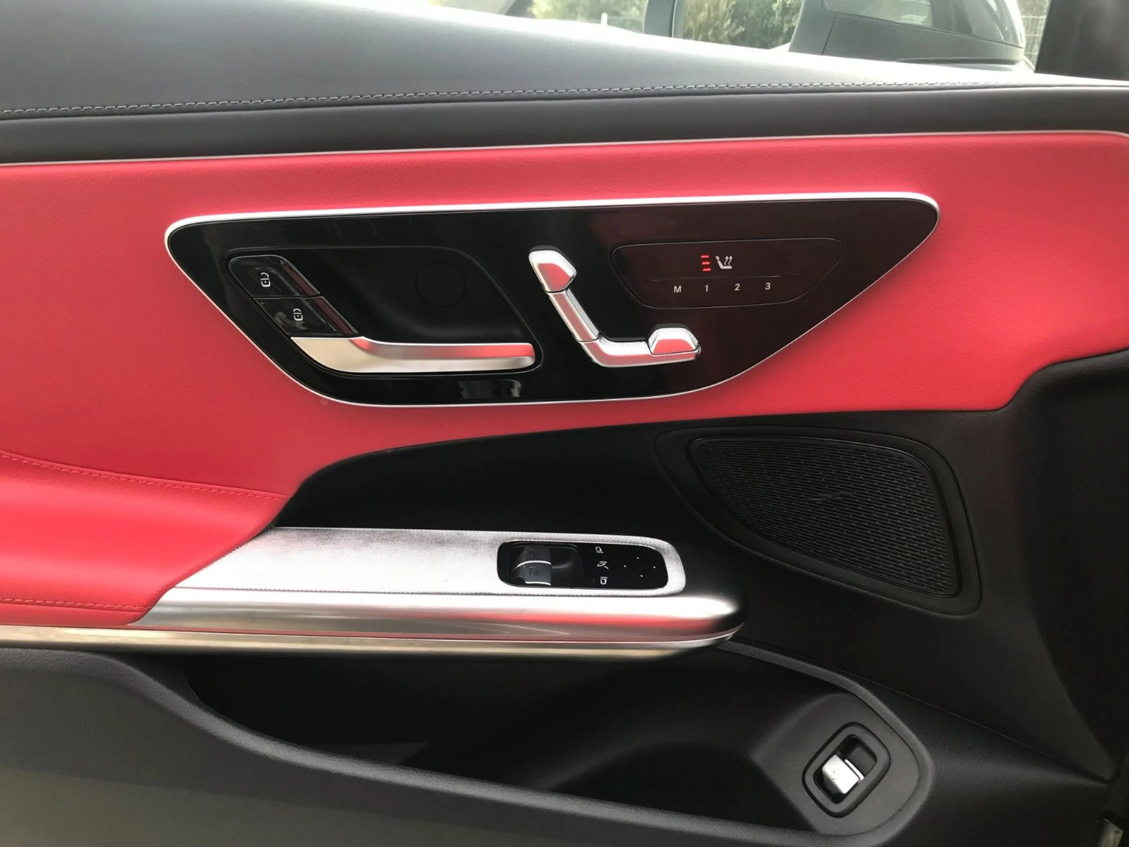 Mercedes-Benz CLE 200 AMG Premium Pano 360° Key Leder rot — photo 13