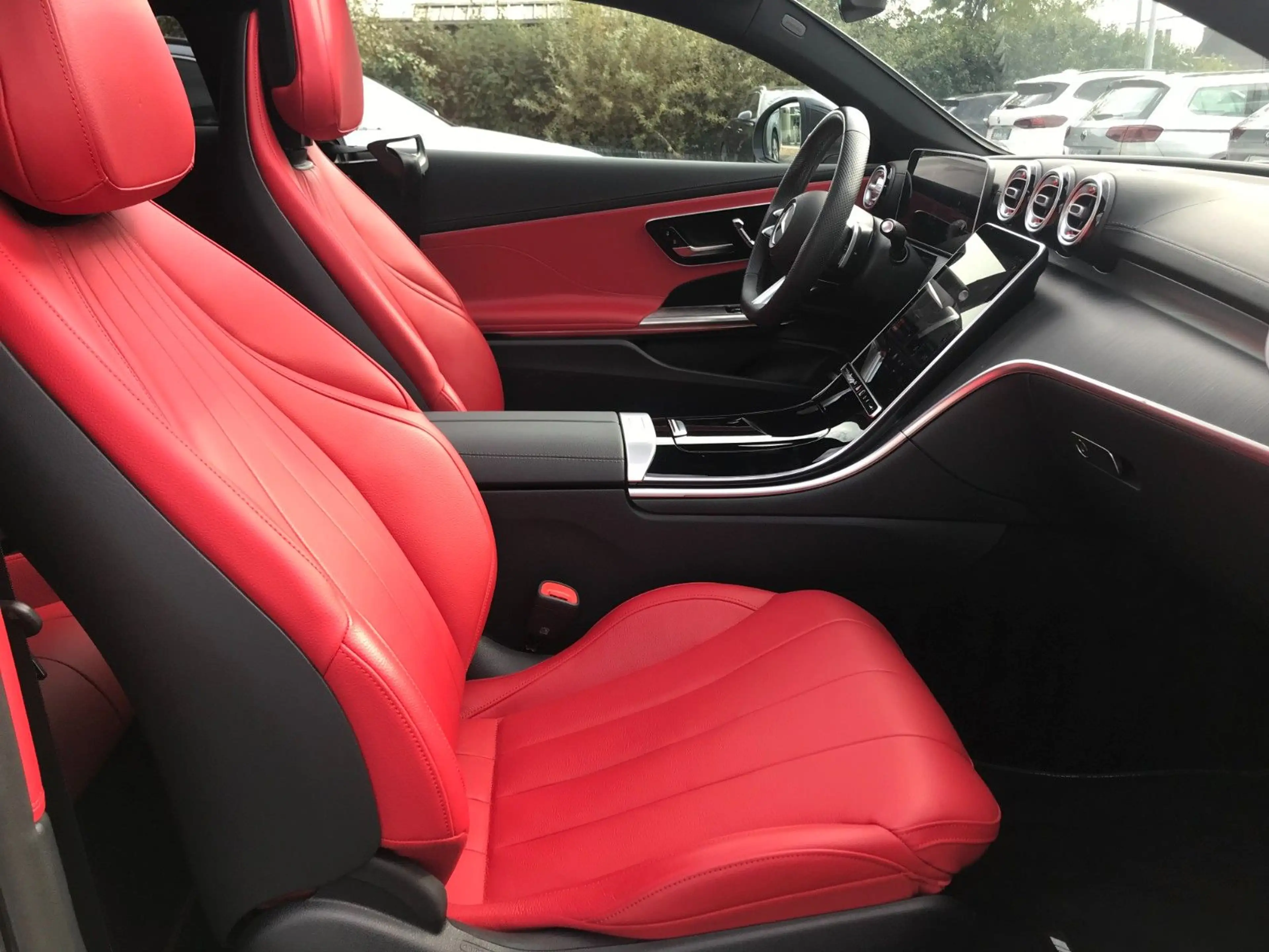 Mercedes-Benz CLE 200 AMG Premium Pano 360° Key Leder rot — photo 6