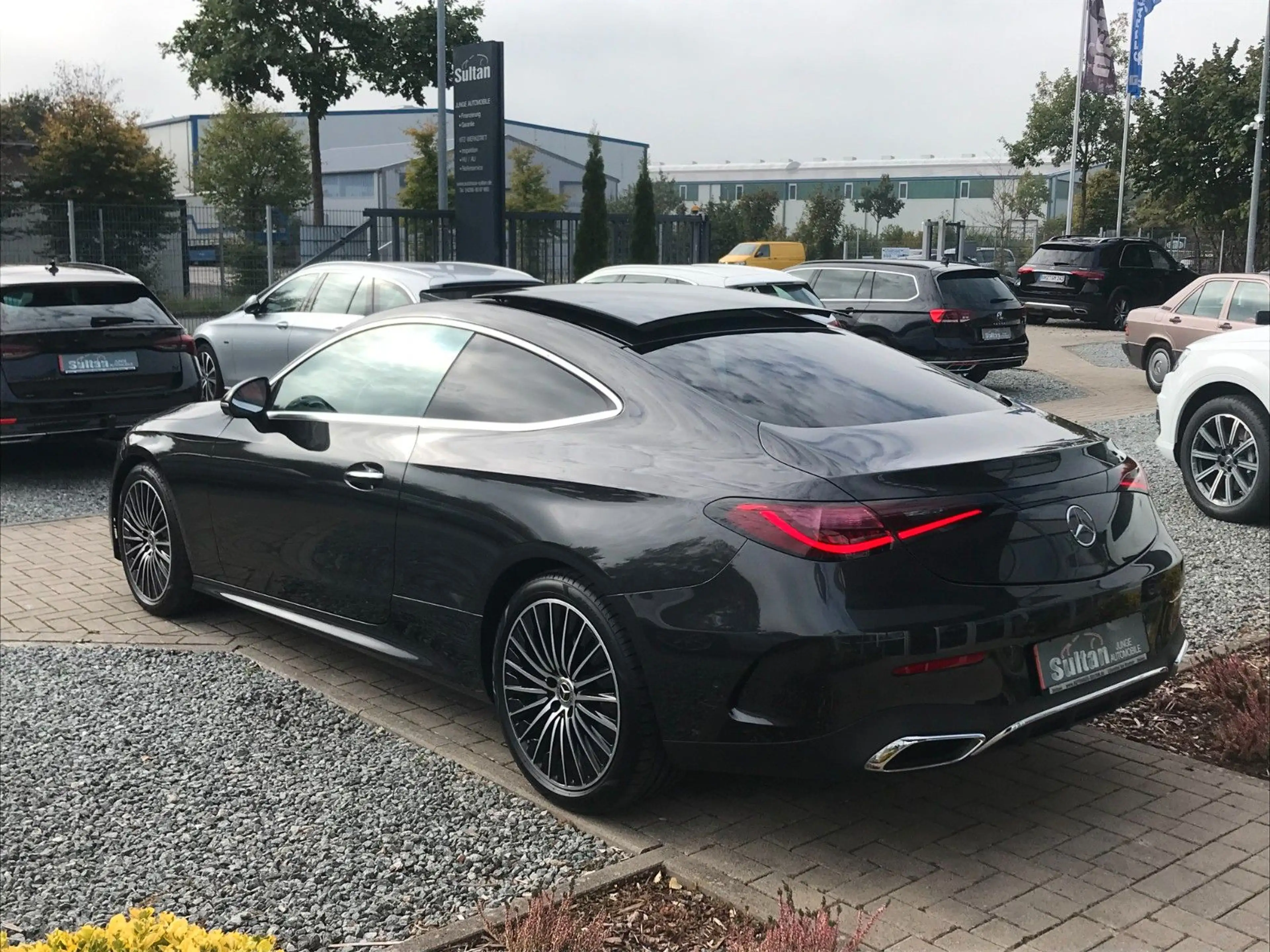 Mercedes-Benz CLE 200 AMG Premium Pano 360° Key Leder rot — photo 5