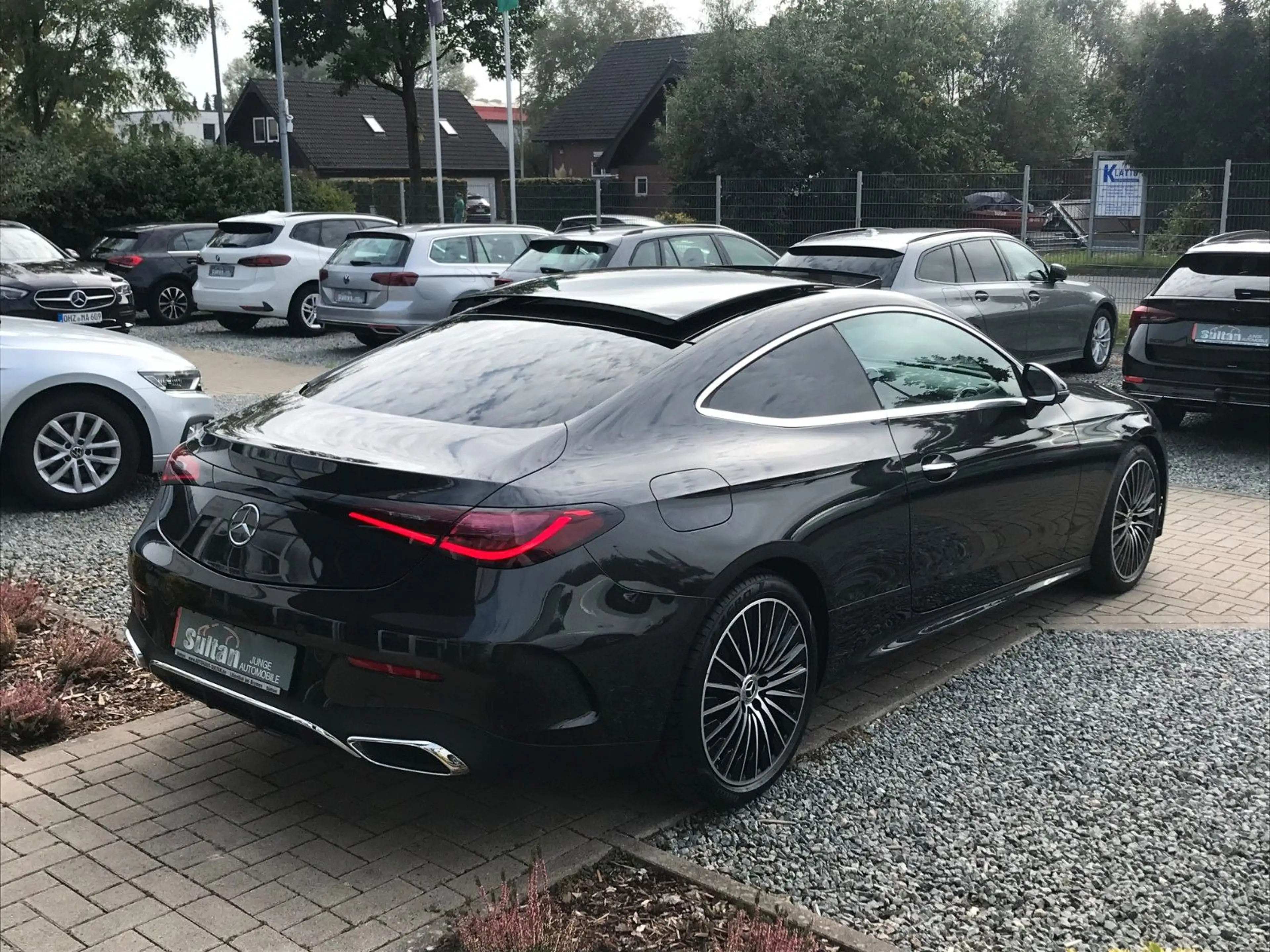 Mercedes-Benz CLE 200 AMG Premium Pano 360° Key Leder rot — photo 2