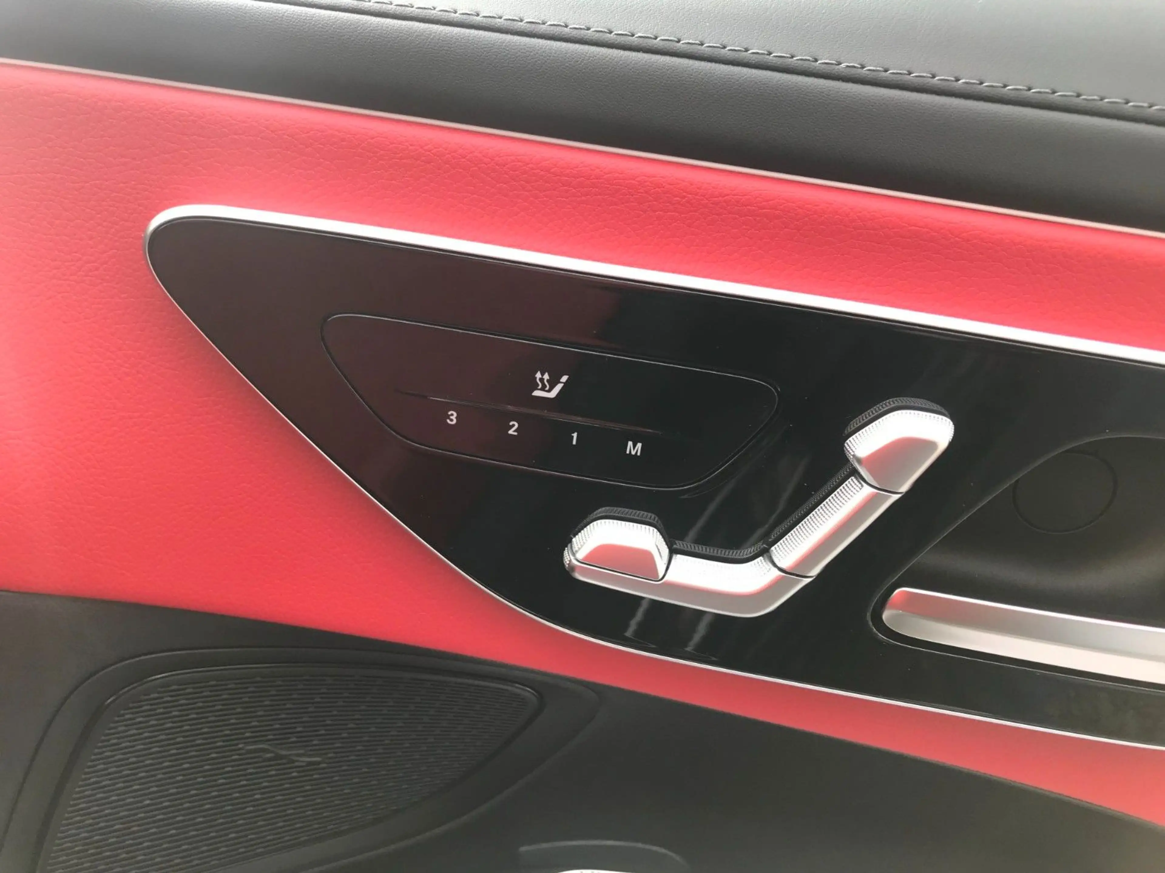 Mercedes-Benz CLE 200 AMG Premium Pano 360° Key Leder rot — photo 12