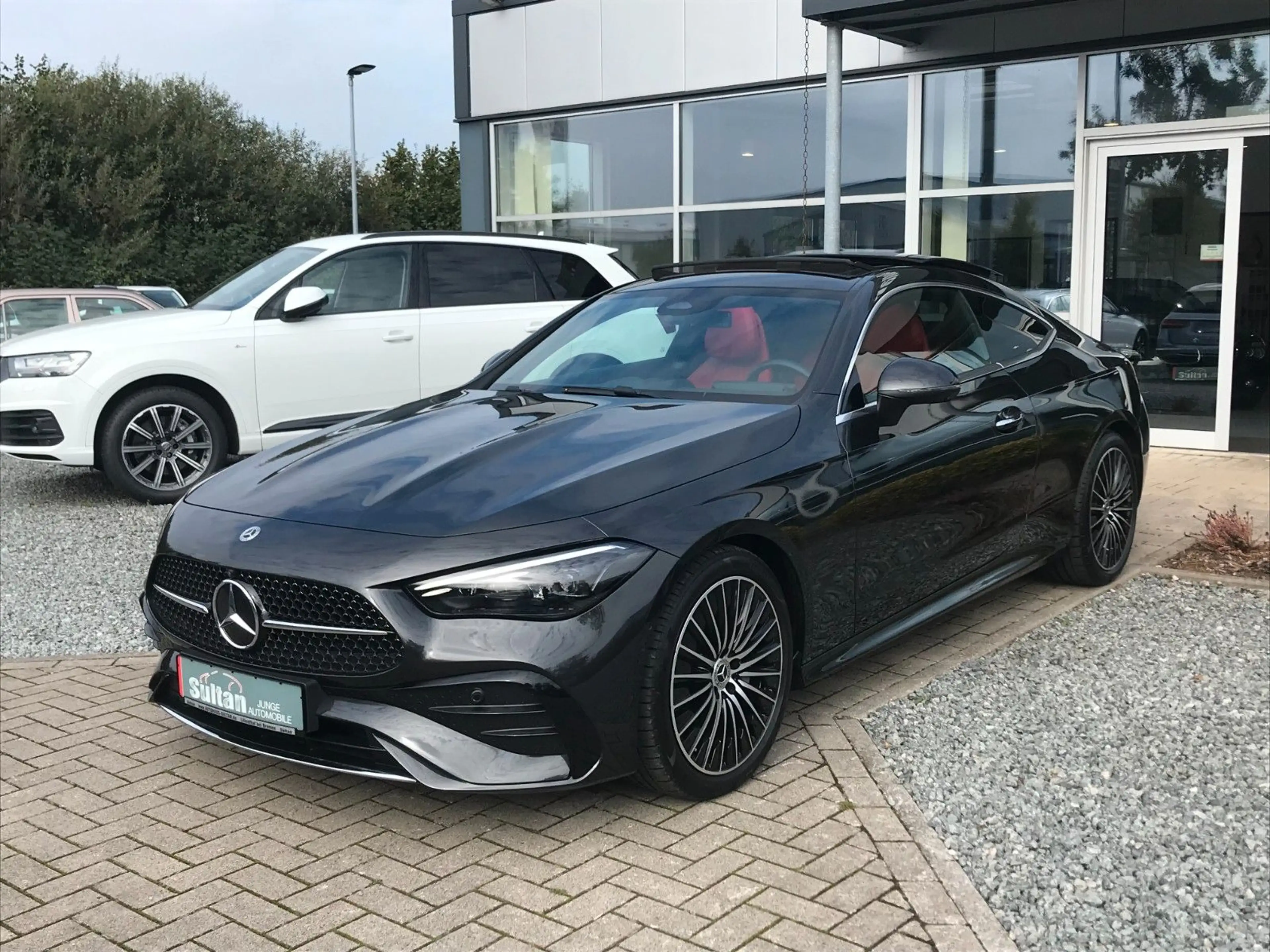 Mercedes-Benz CLE 200 AMG Premium Pano 360° Key Leder rot