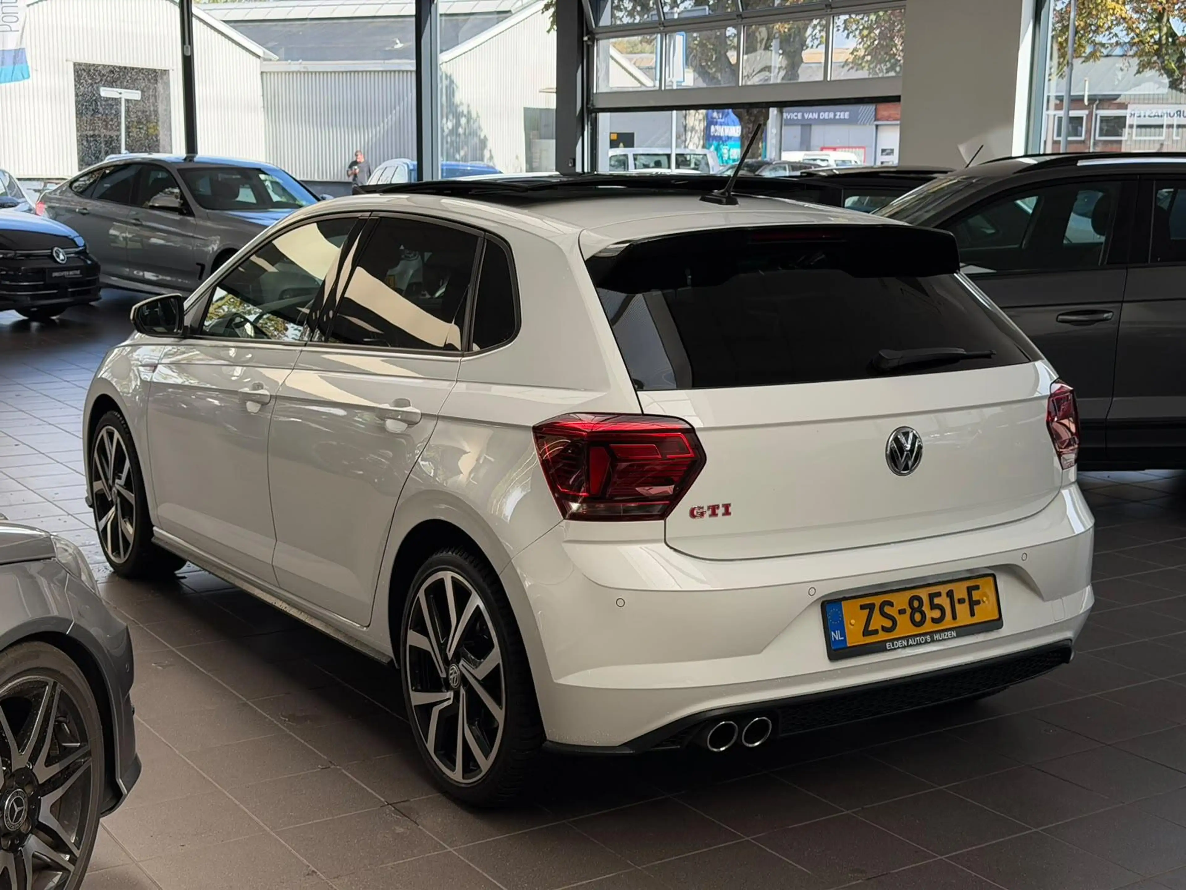 Volkswagen Polo GTI 2.0 TSI / Panoramadak / Beats / CarPlay / — photo 7