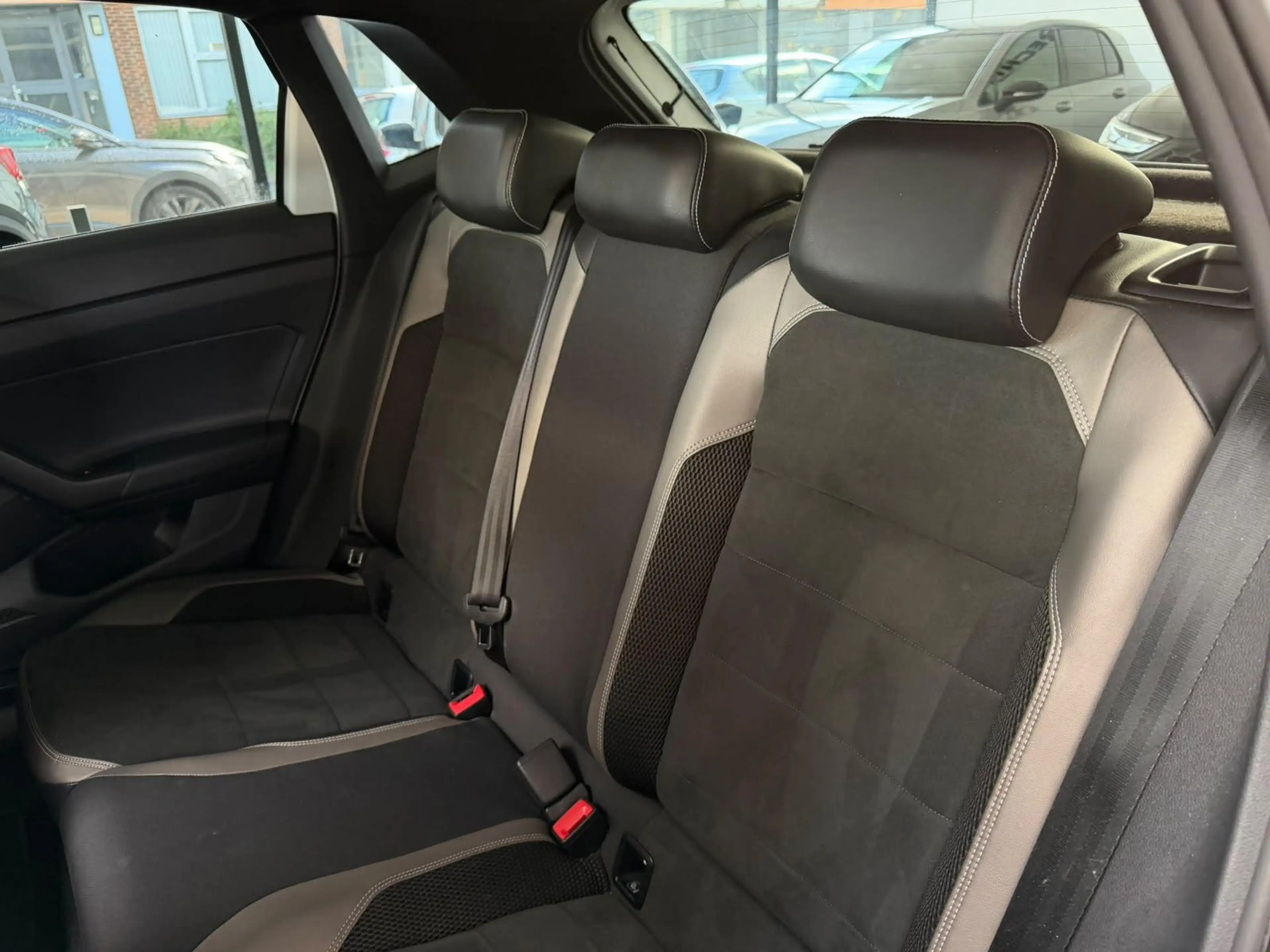 Volkswagen Polo GTI 2.0 TSI / Panoramadak / Beats / CarPlay / — photo 10
