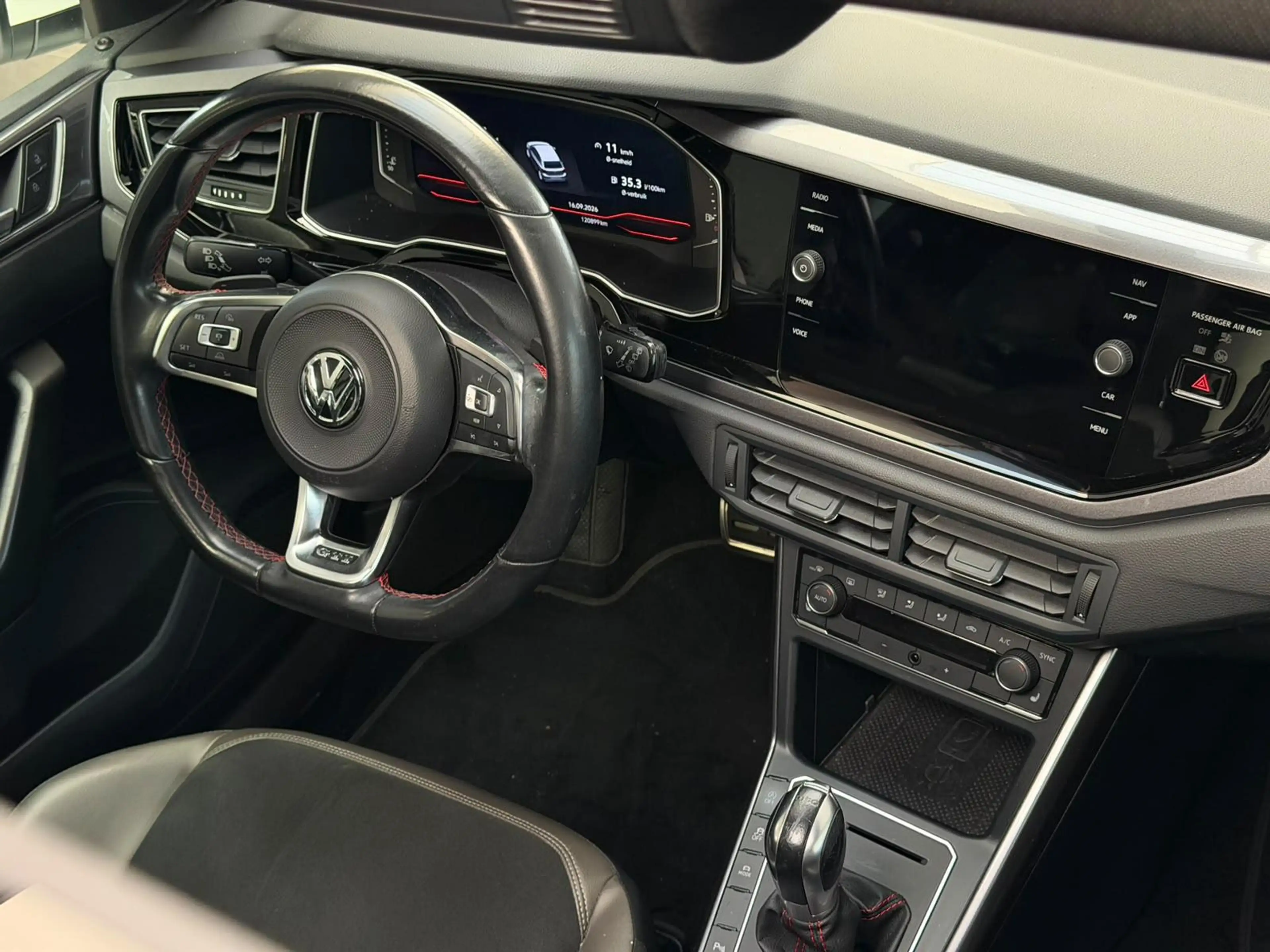 Volkswagen Polo GTI 2.0 TSI / Panoramadak / Beats / CarPlay / — photo 2