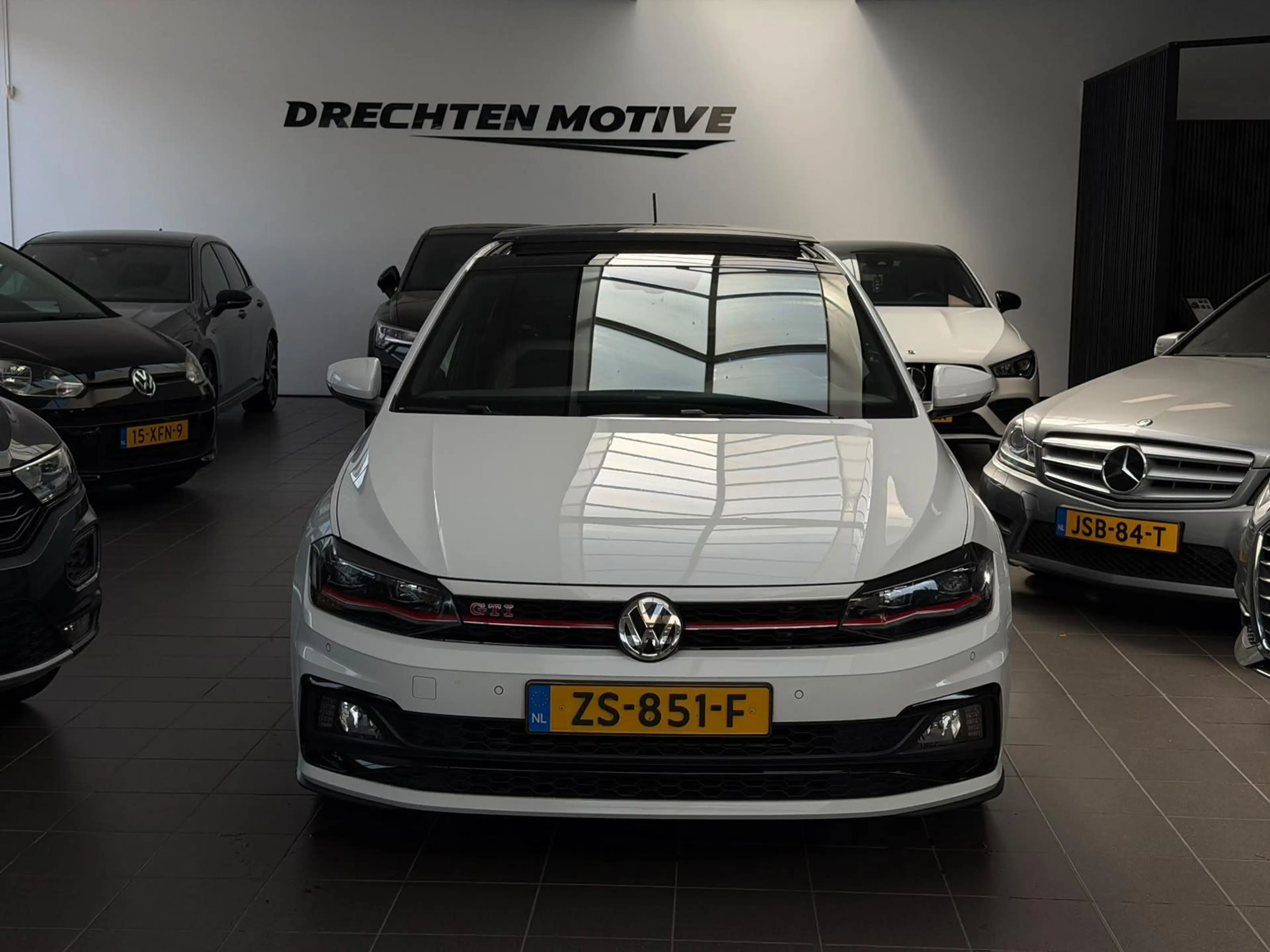 Volkswagen Polo GTI 2.0 TSI / Panoramadak / Beats / CarPlay / — photo 3