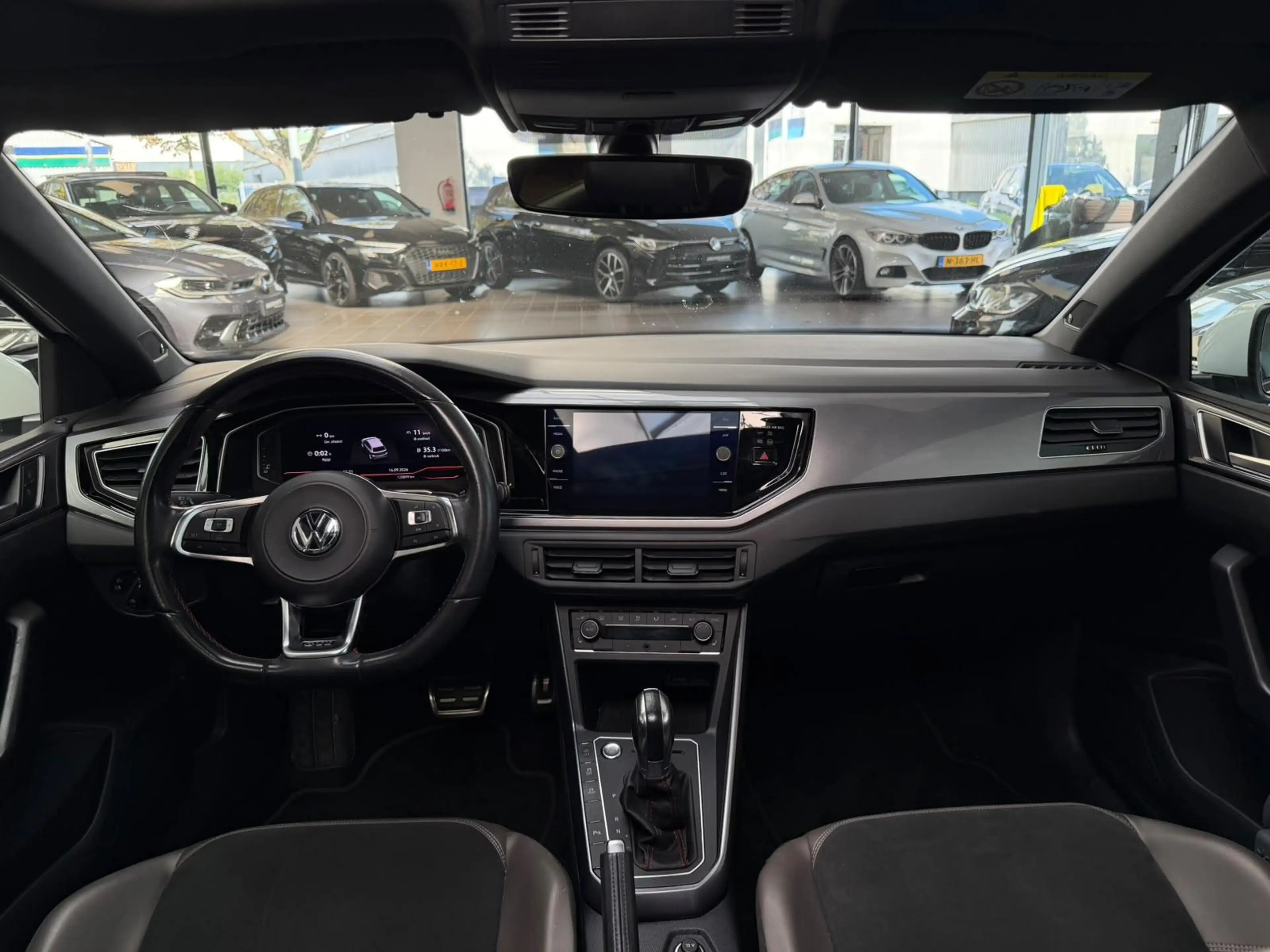 Volkswagen Polo GTI 2.0 TSI / Panoramadak / Beats / CarPlay / — photo 8