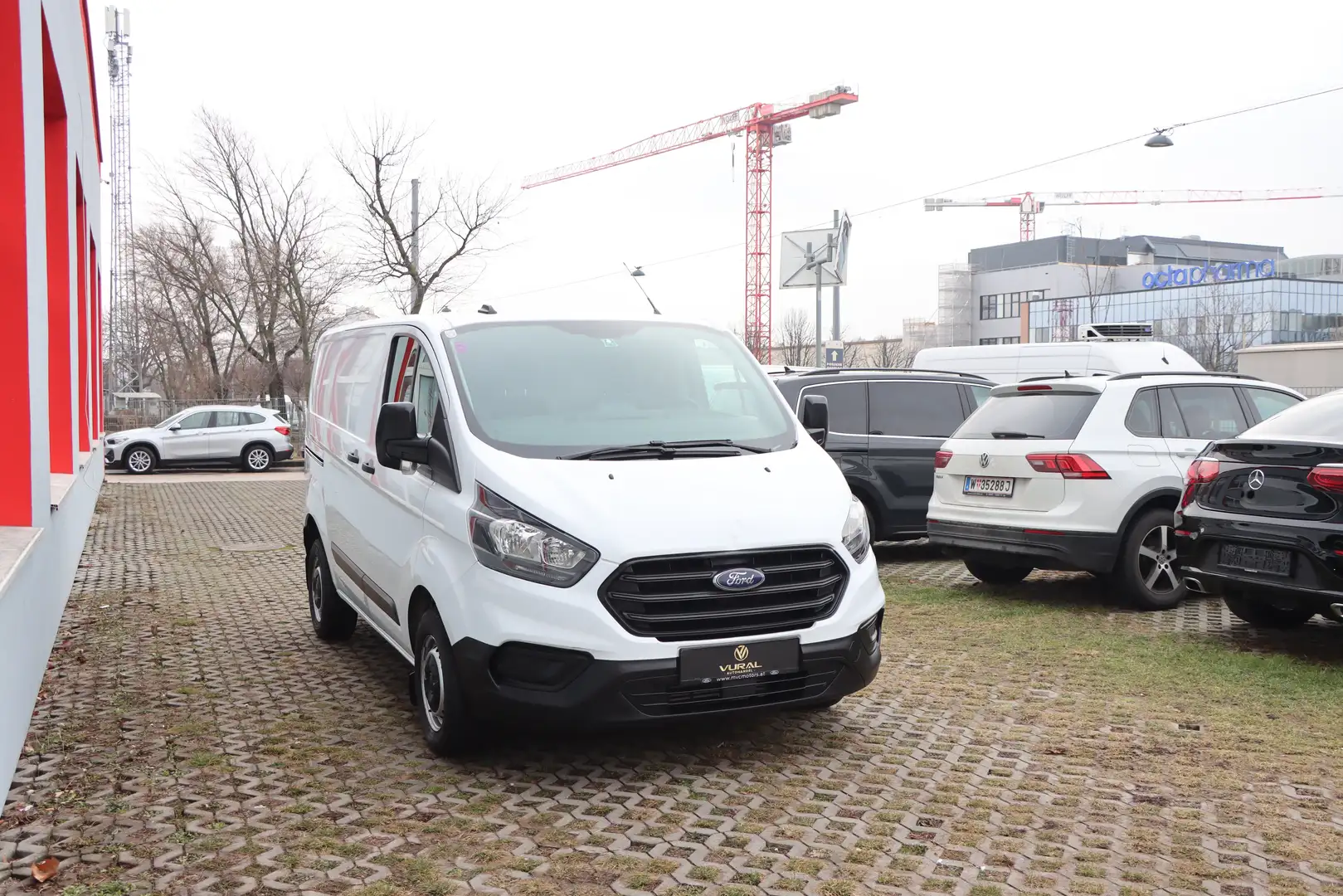 Ford Transit Custom Kasten 2,0 L1H1 260 Weiß - 2