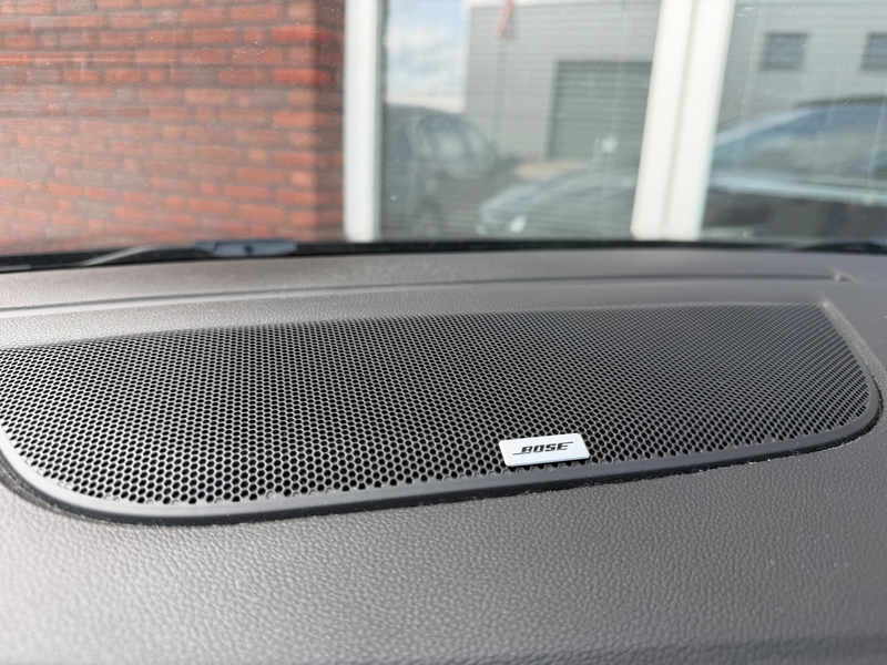 Renault Megane 1.2 TCe Bose / Navi / Clima / Cruise / PDC / LM — photo 24