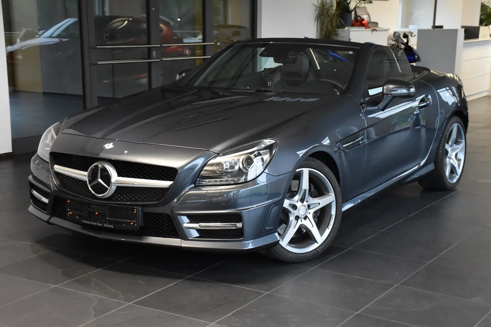 Mercedes-Benz SLK 350 7G AMG LINE Carbon Look Edition"MAGIC SKY"1.HAND" Grau - 1