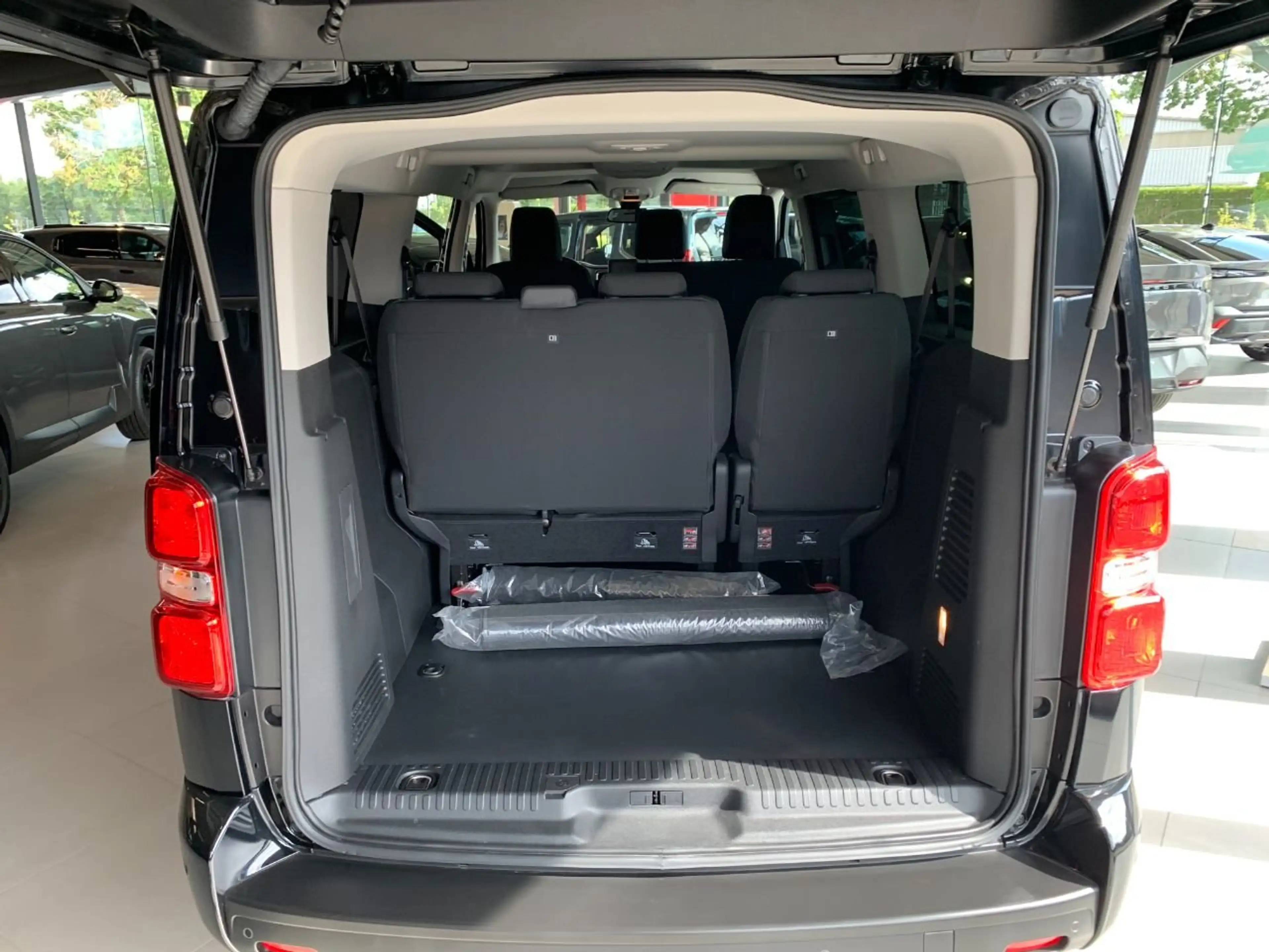 Citroen Spacetourer 2.0 BlueHDI 180 Pk Automaat 9 plaatsen — photo 12