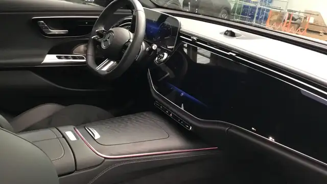 Mercedes-Benz E-Class view 10