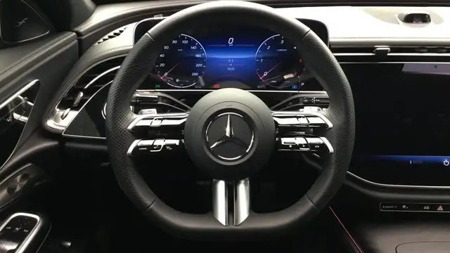 Mercedes-Benz E-Class view 9