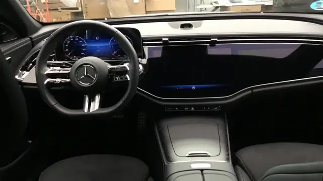 Mercedes-Benz 220 view 8