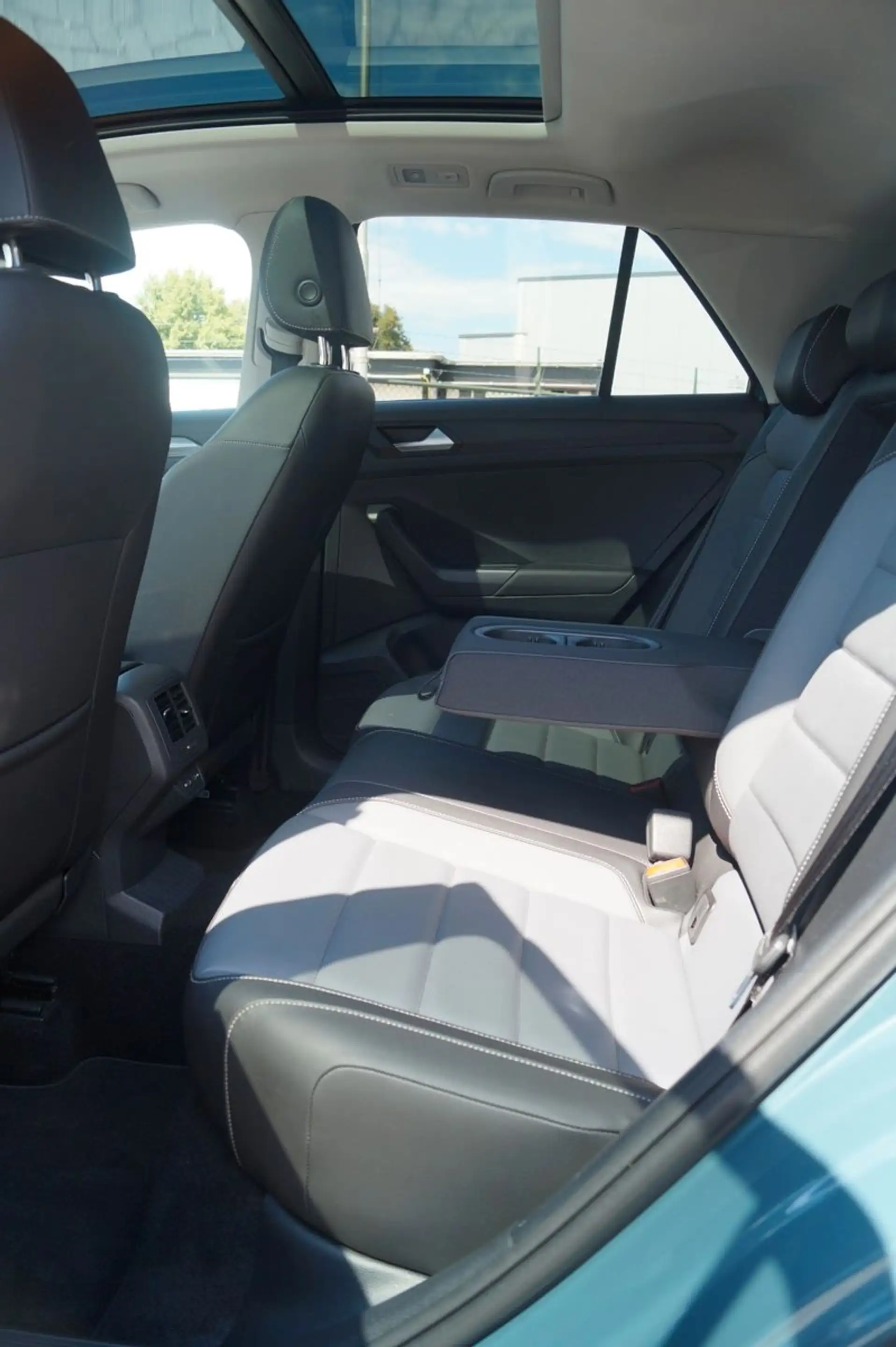 Volkswagen T-Roc Style *AHK*Pano*Kamera*ACC*Lane*SHZ*APP* — photo 14