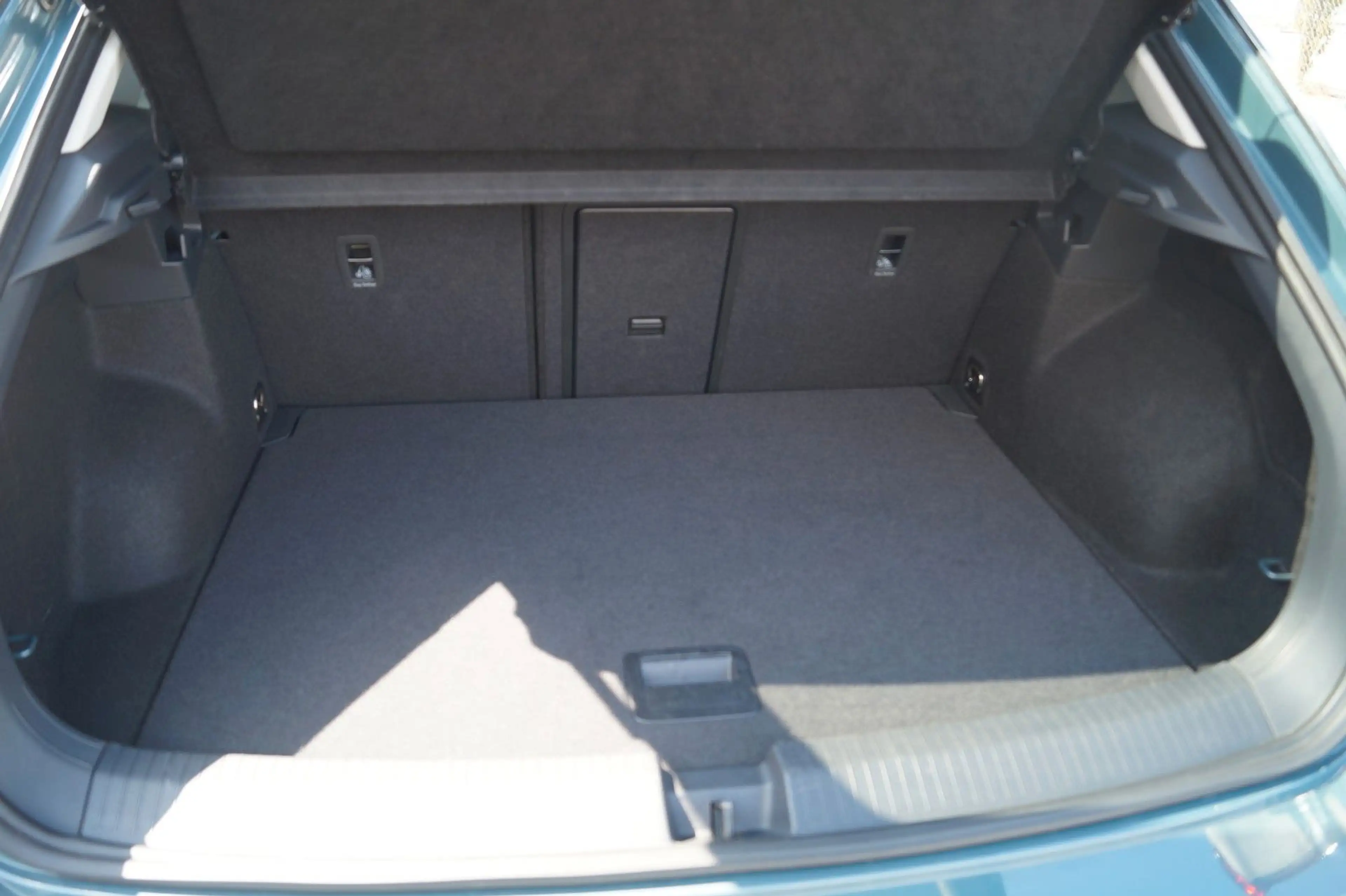Volkswagen T-Roc Style *AHK*Pano*Kamera*ACC*Lane*SHZ*APP* — photo 15