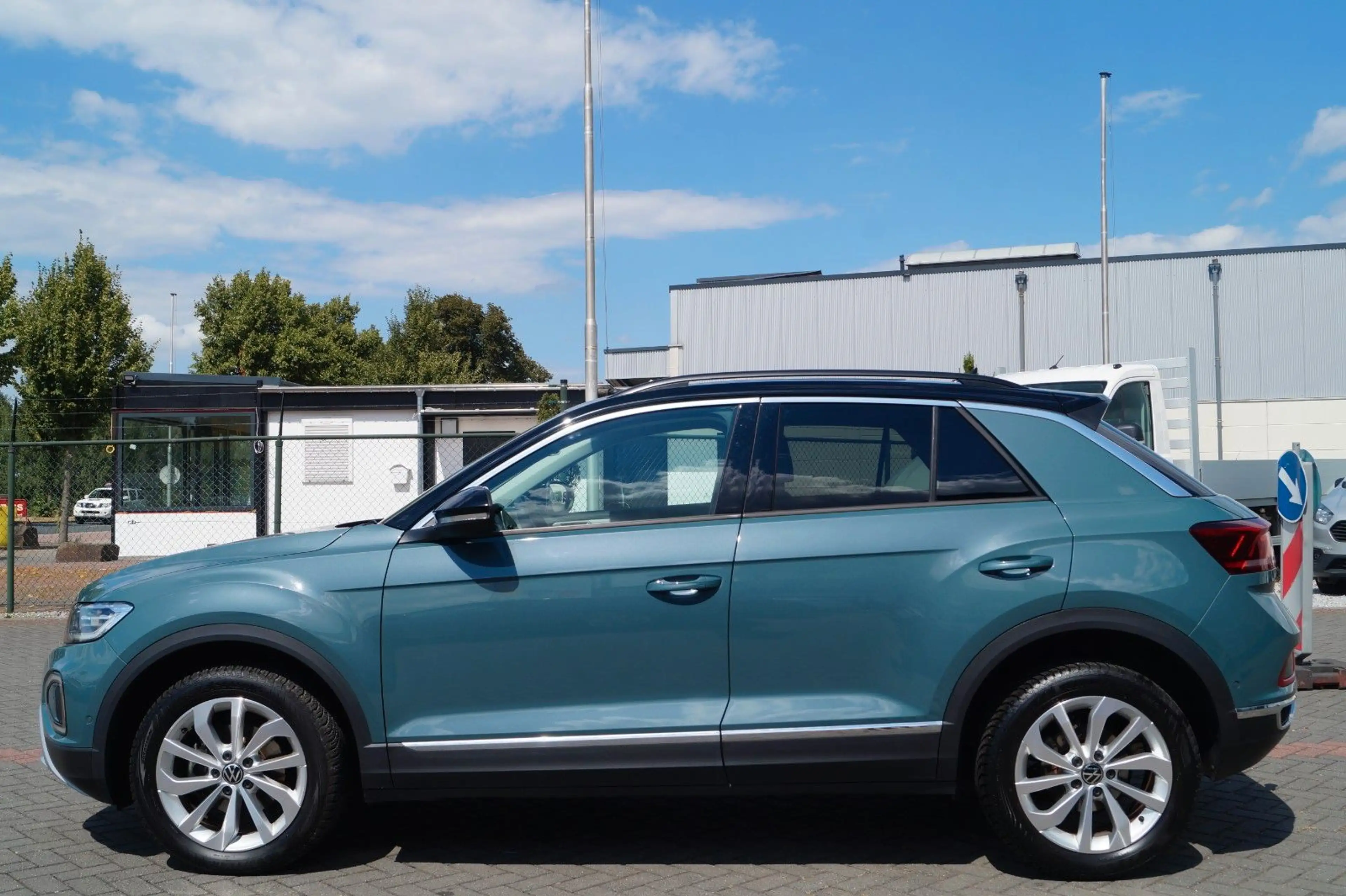 Volkswagen T-Roc Style *AHK*Pano*Kamera*ACC*Lane*SHZ*APP* — photo 5