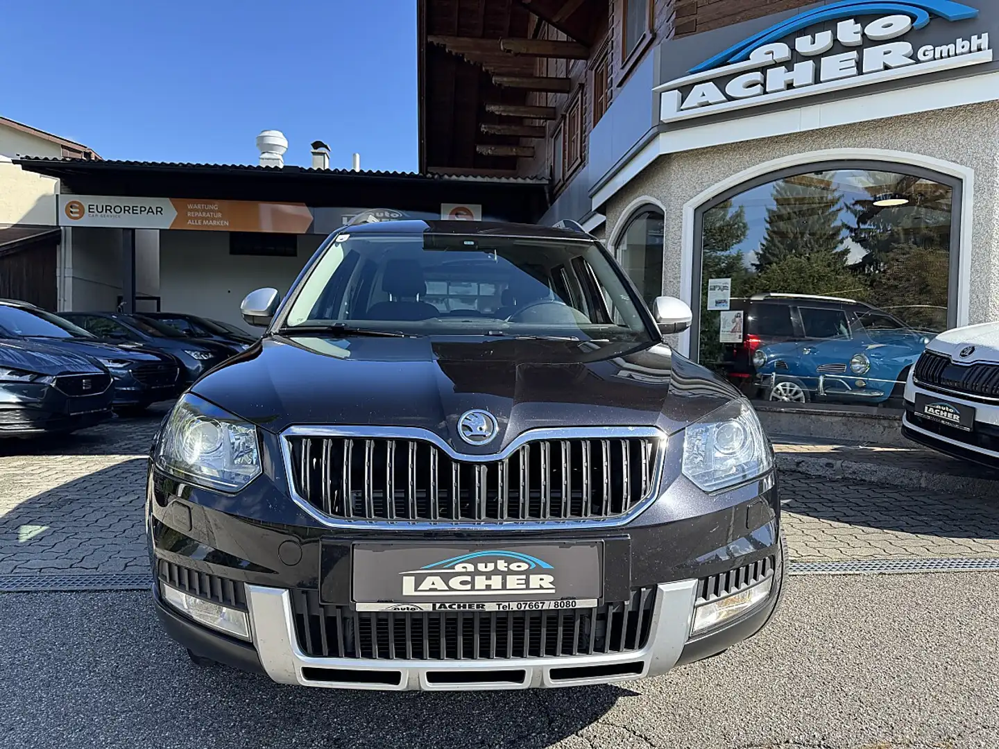 Skoda Yeti Outdoor Elegance 2,0 TDI 4x4 DSG*AHK* Schwarz - 2