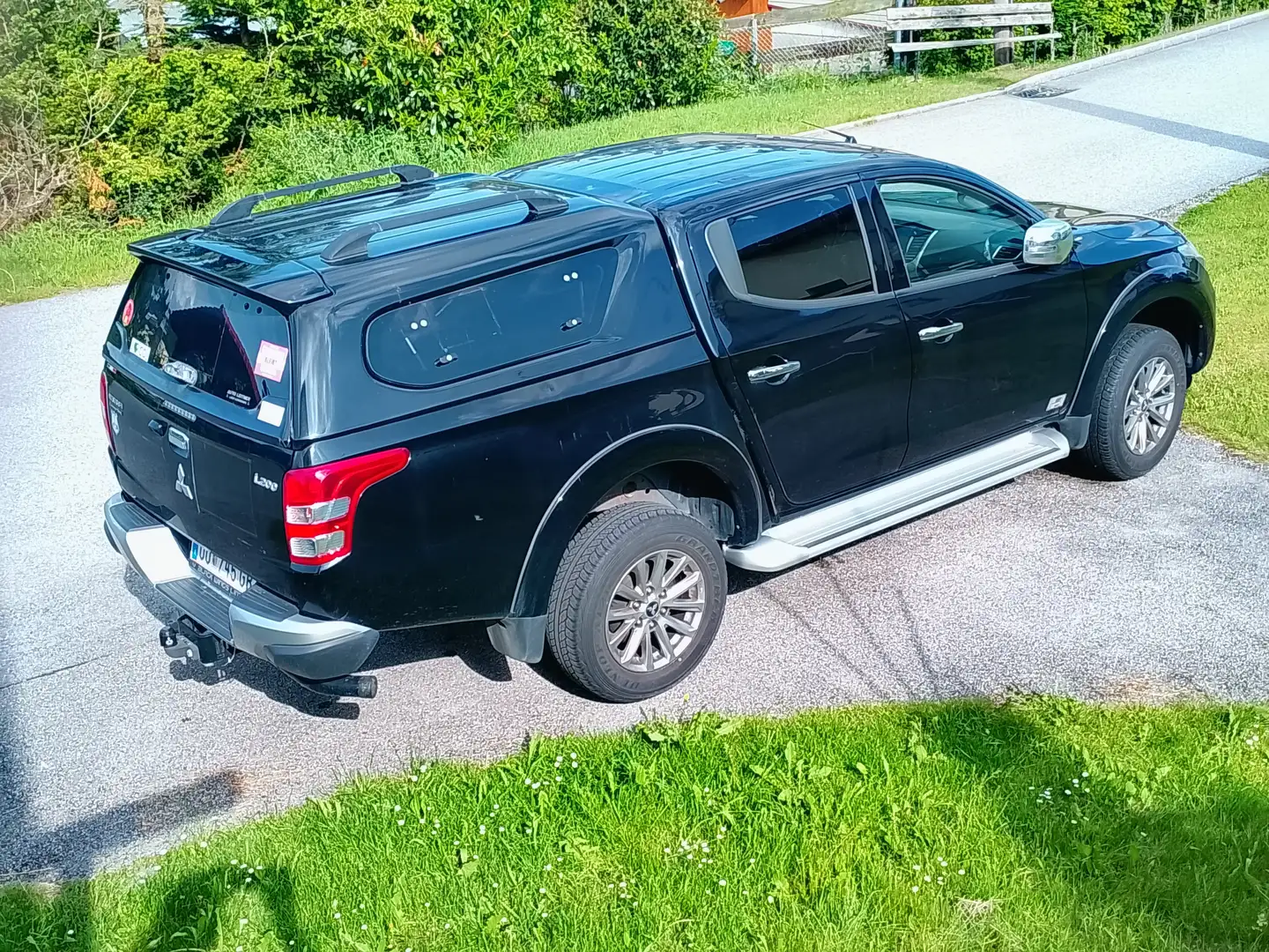 Mitsubishi L200 Negro - 1
