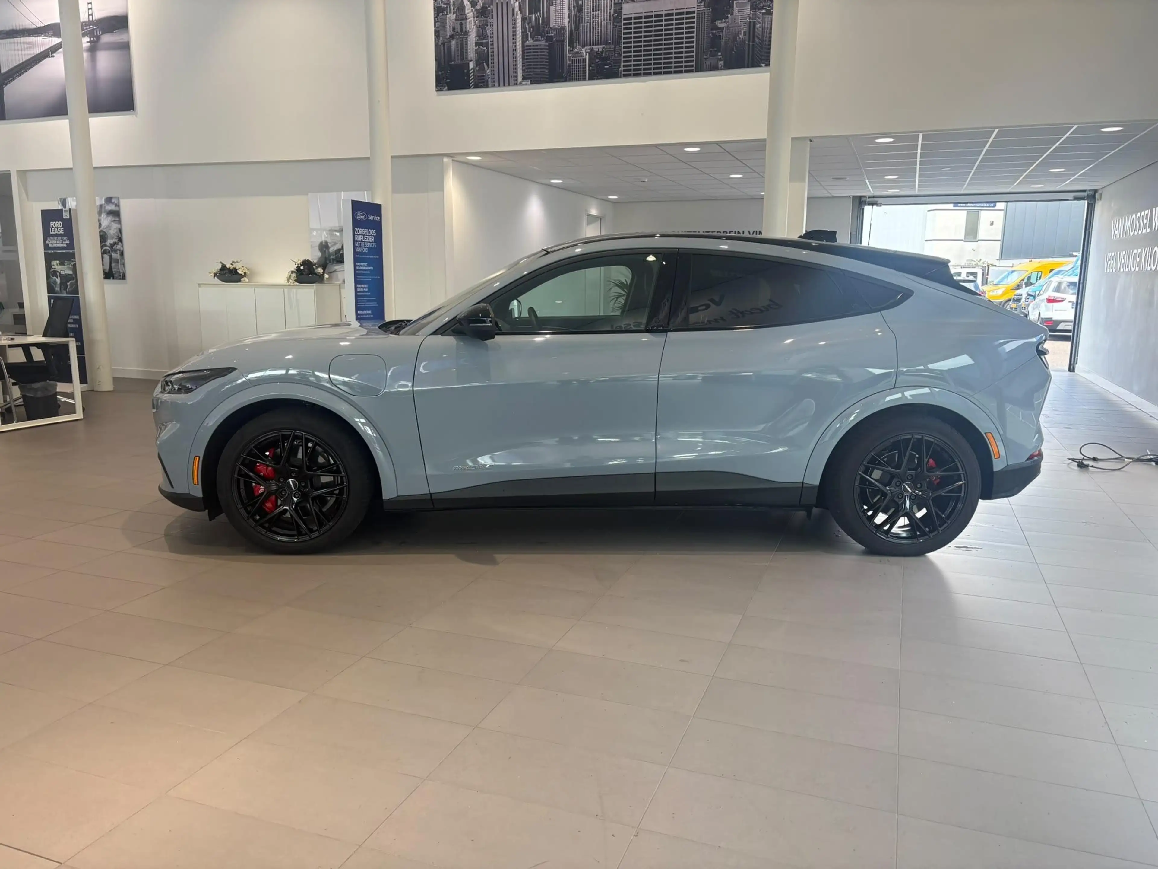 Ford Mustang Mach-E Extended Premium RWD 88 kWh TECHNOLOGY PACK | PANO — photo 8