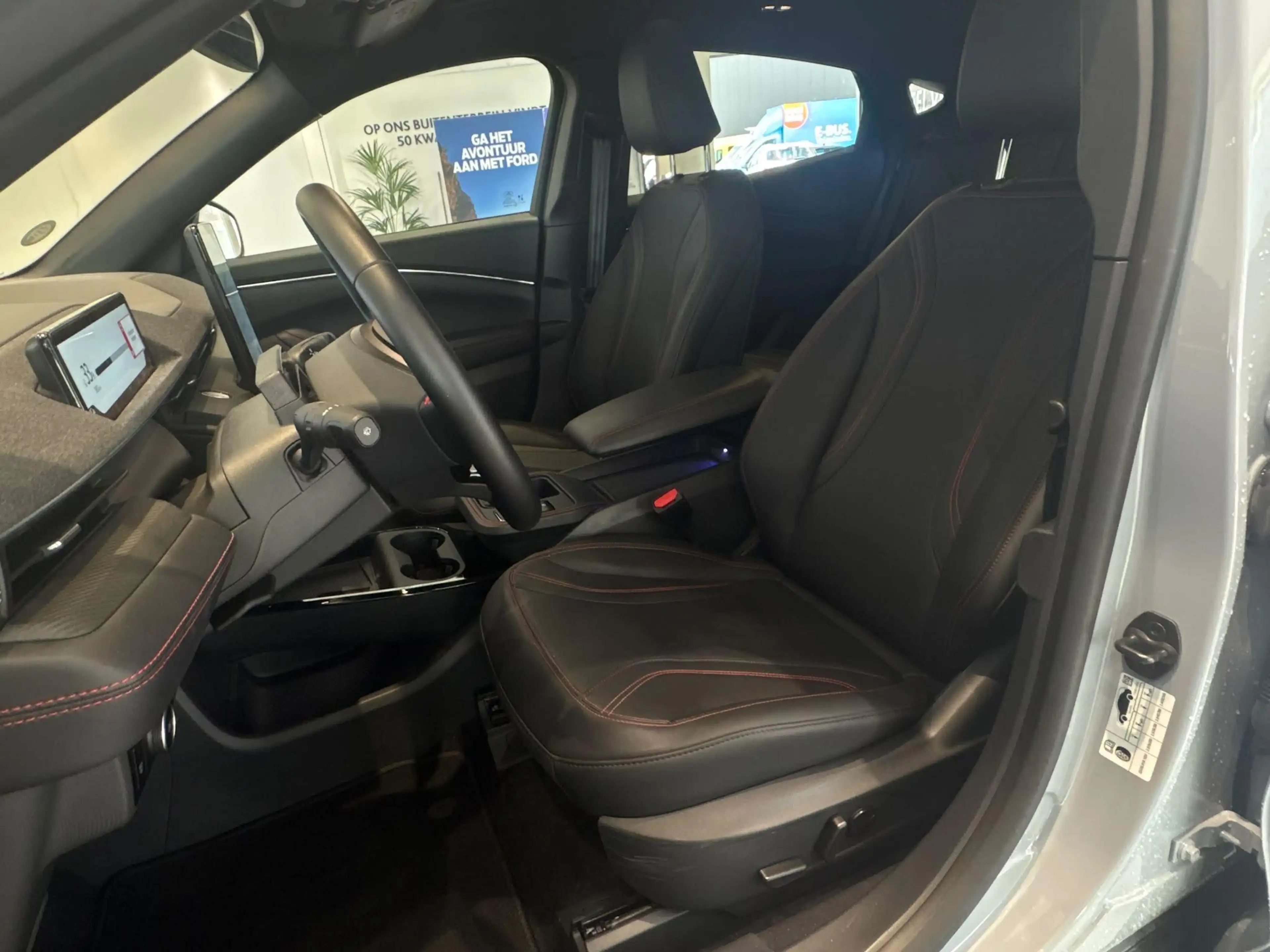 Ford Mustang Mach-E Extended Premium RWD 88 kWh TECHNOLOGY PACK | PANO — photo 11