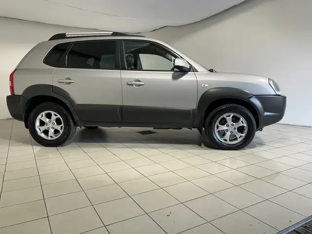 Hyundai Tucson view 4