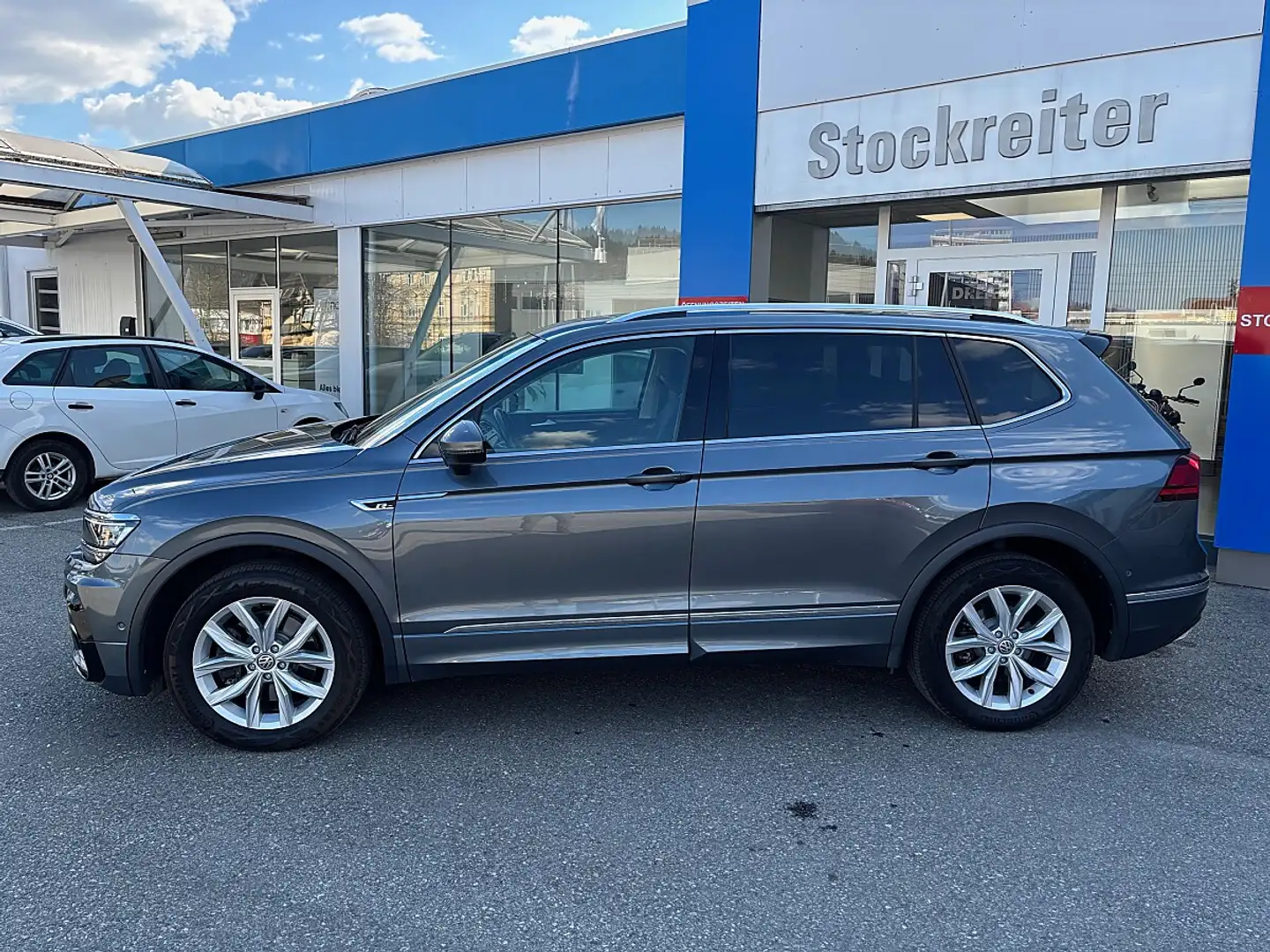 Volkswagen Tiguan Allspace Tiguan 2,0 TSI 4Motion Allspace Highline DSG*KA... Grau - 2