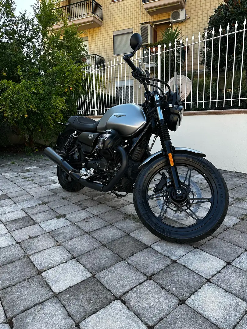 Moto Guzzi V 7 stone Szary - 1
