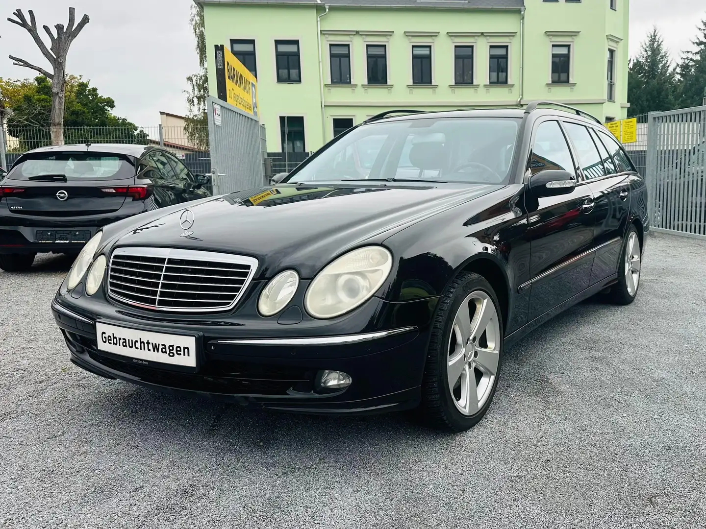 Mercedes-Benz E 280 E 280 T 4Matic LEDER NAVI XENON AHK SH EPH ALU Schwarz - 2