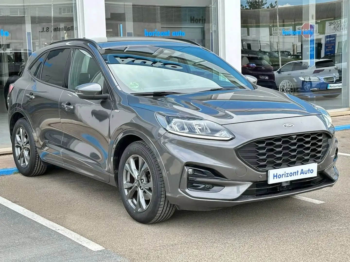 Ford Kuga ST Line Grijs - 1