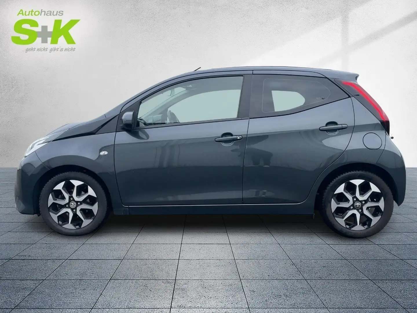 Toyota Aygo x-sky ++FALTDACH+CARPLAY+KAMERA+TEMPOMAT+KLIMA++ Grau - 2